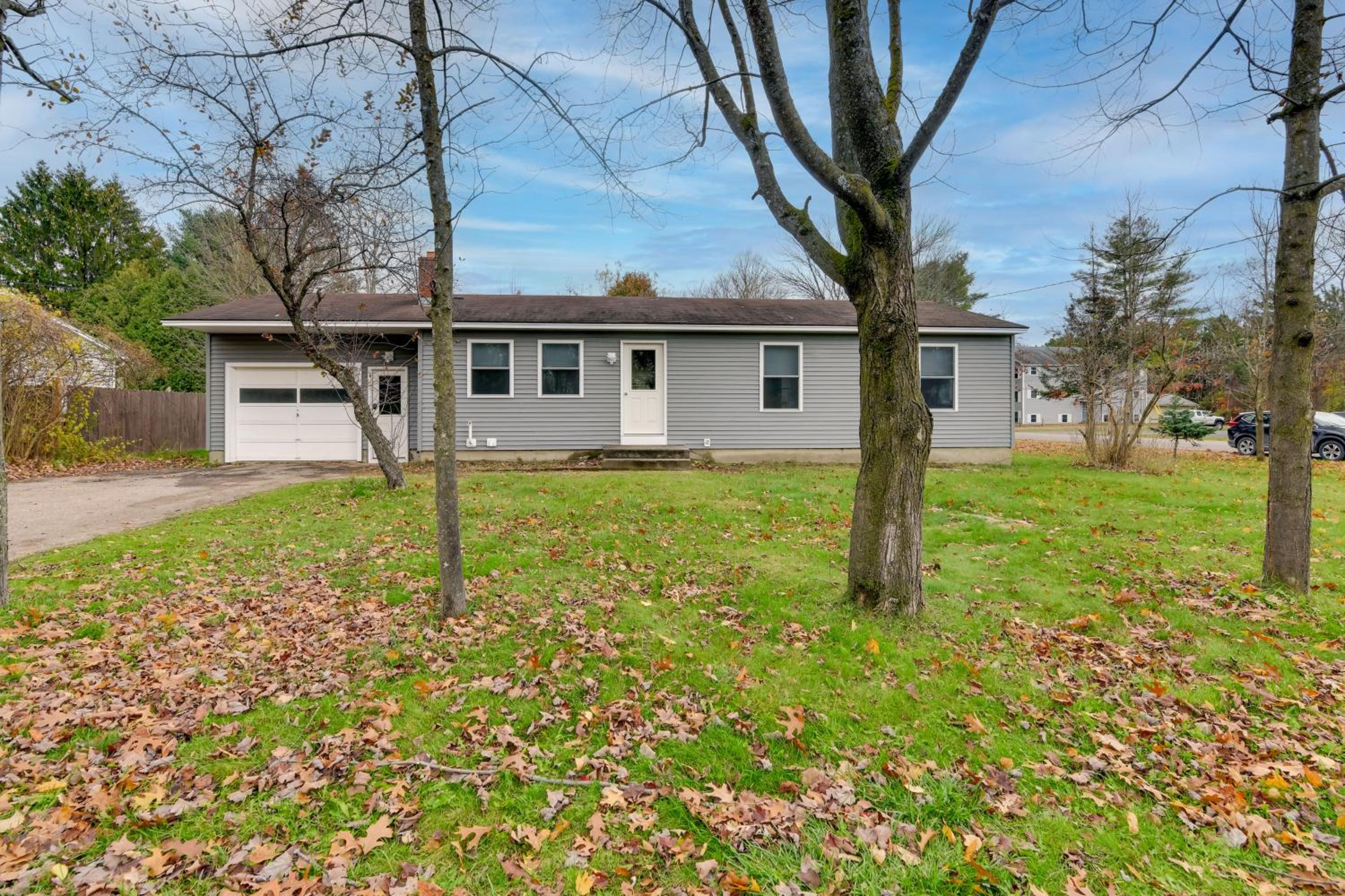 Ski, Hike and Explore Home 5 Mi to Dtwn Burlington!