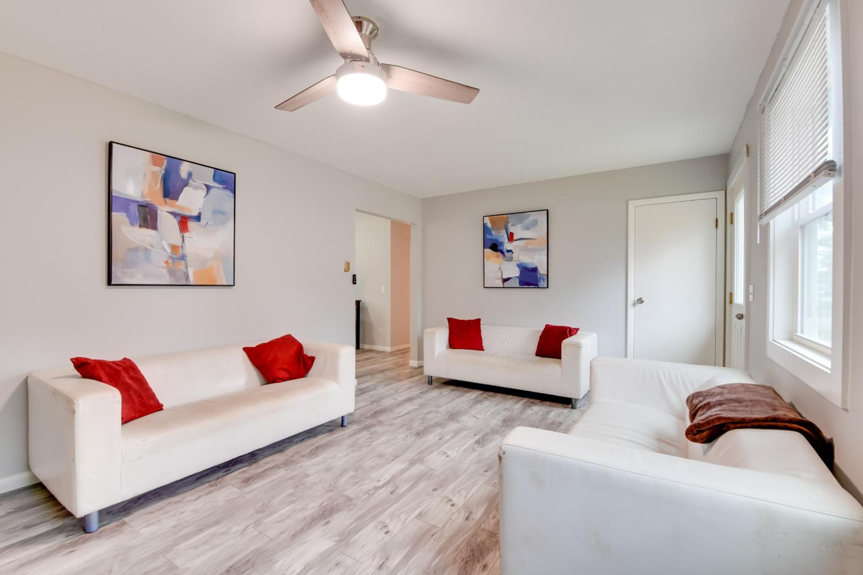 Ski, Hike and Explore Home 5 Mi to Dtwn Burlington!