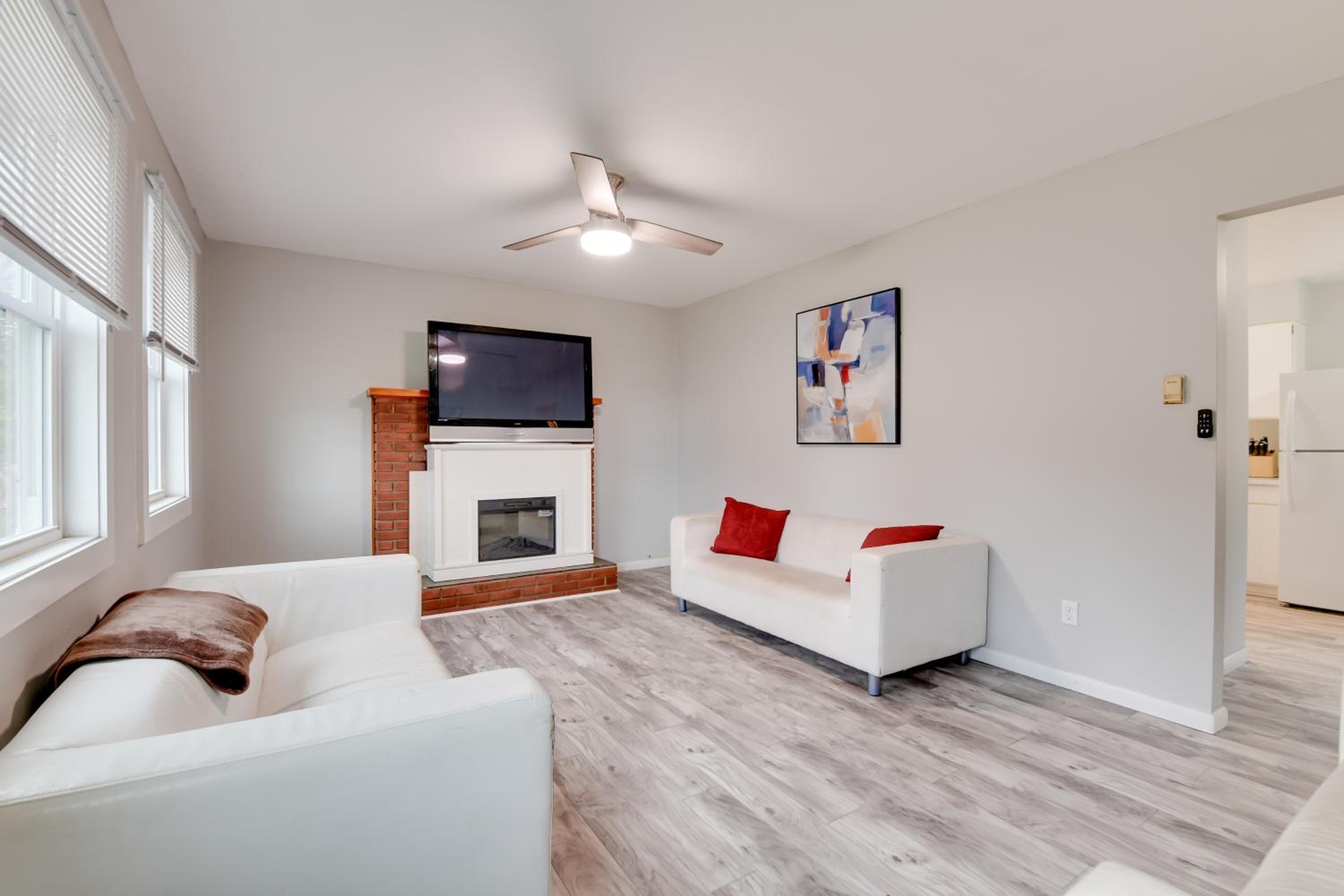 Ski, Hike and Explore Home 5 Mi to Dtwn Burlington!