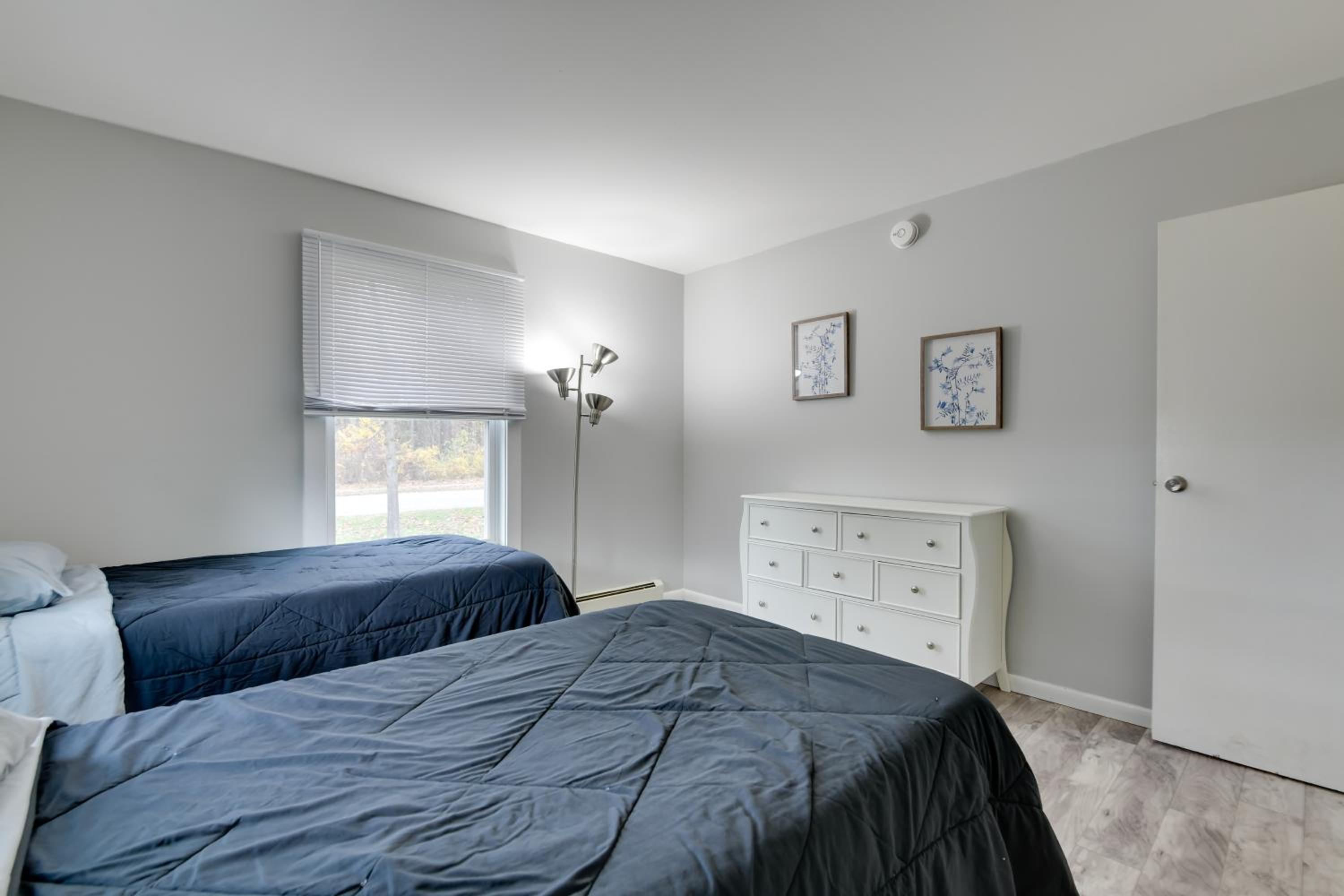 Ski, Hike and Explore Home 5 Mi to Dtwn Burlington!