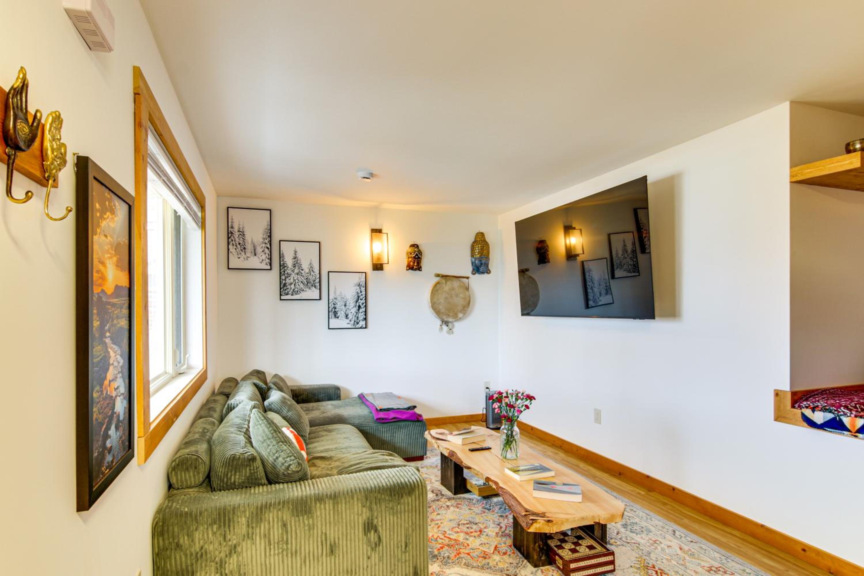 12 Mi to Bozeman Duplex with Sauna and Yard