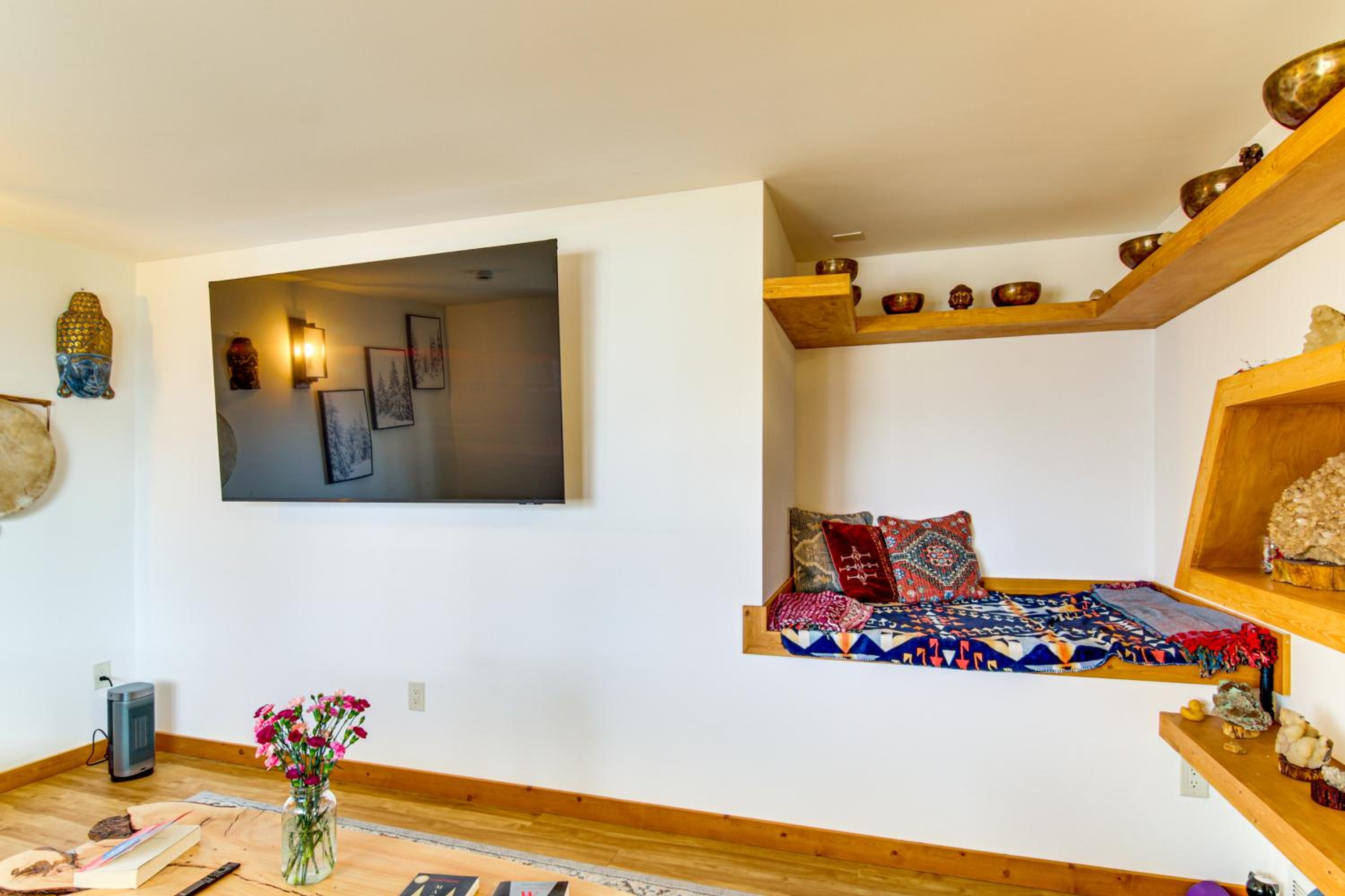 12 Mi to Bozeman Duplex with Sauna and Yard