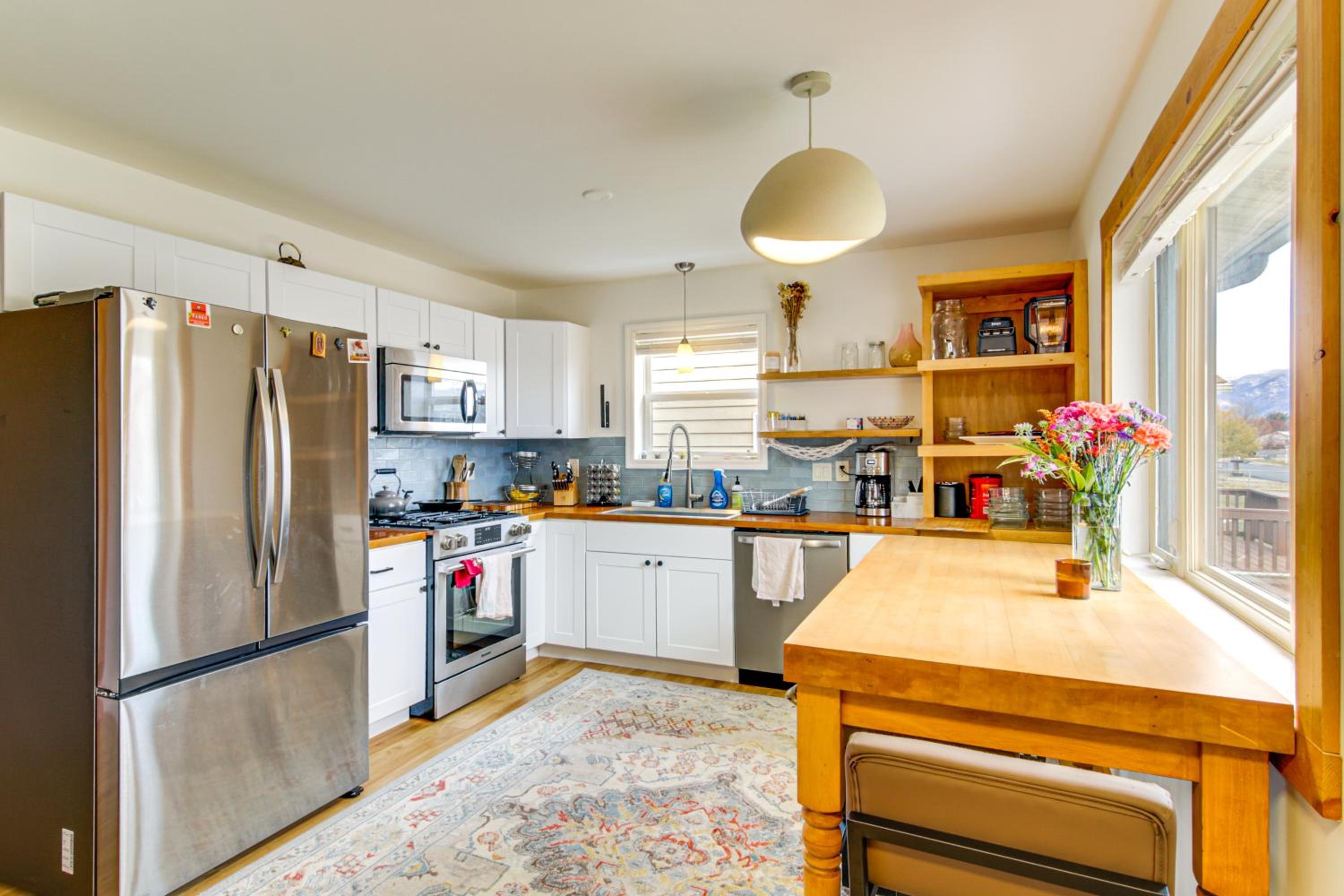 12 Mi to Bozeman Duplex with Sauna and Yard