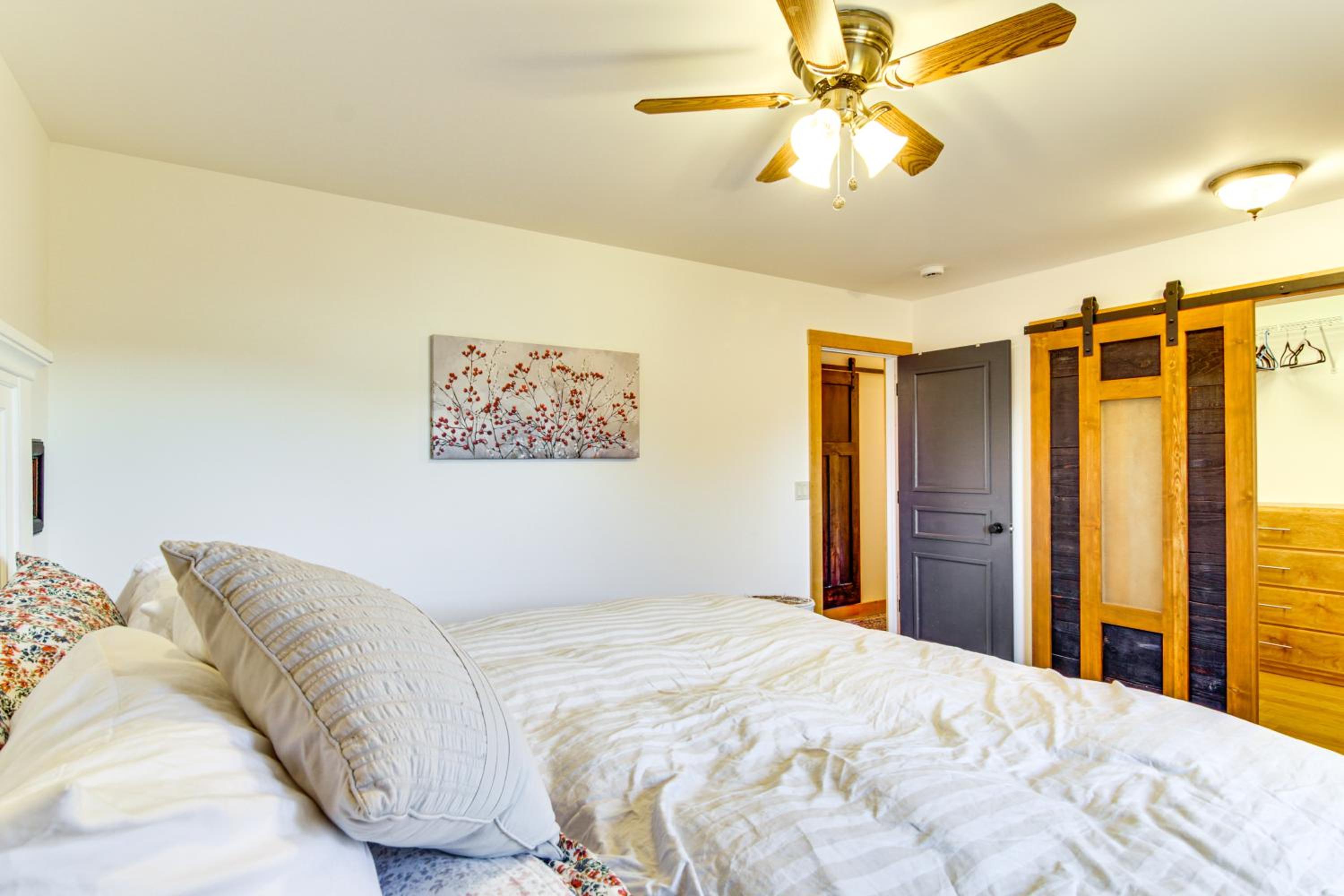 12 Mi to Bozeman Duplex with Sauna and Yard