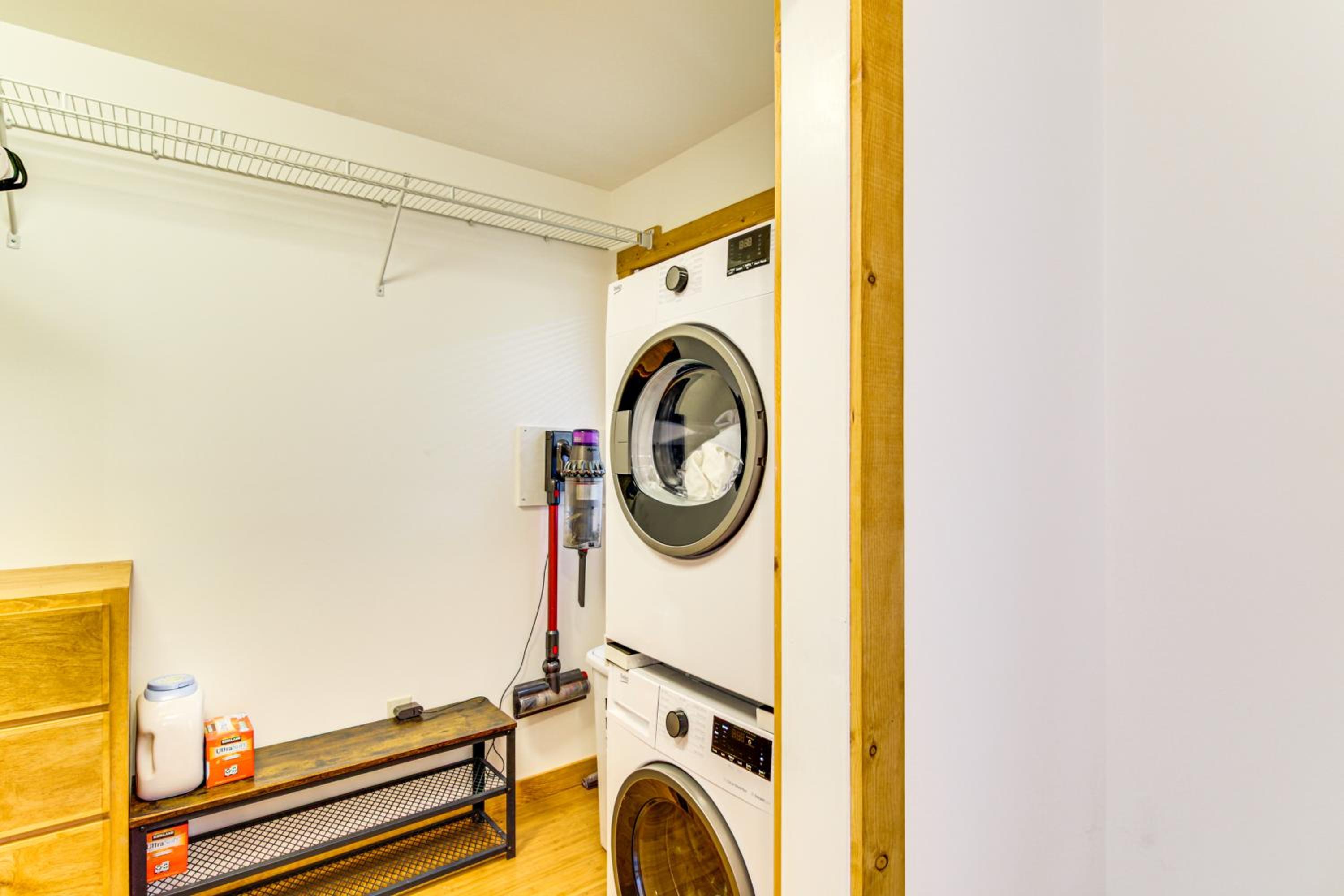 12 Mi to Bozeman Duplex with Sauna and Yard