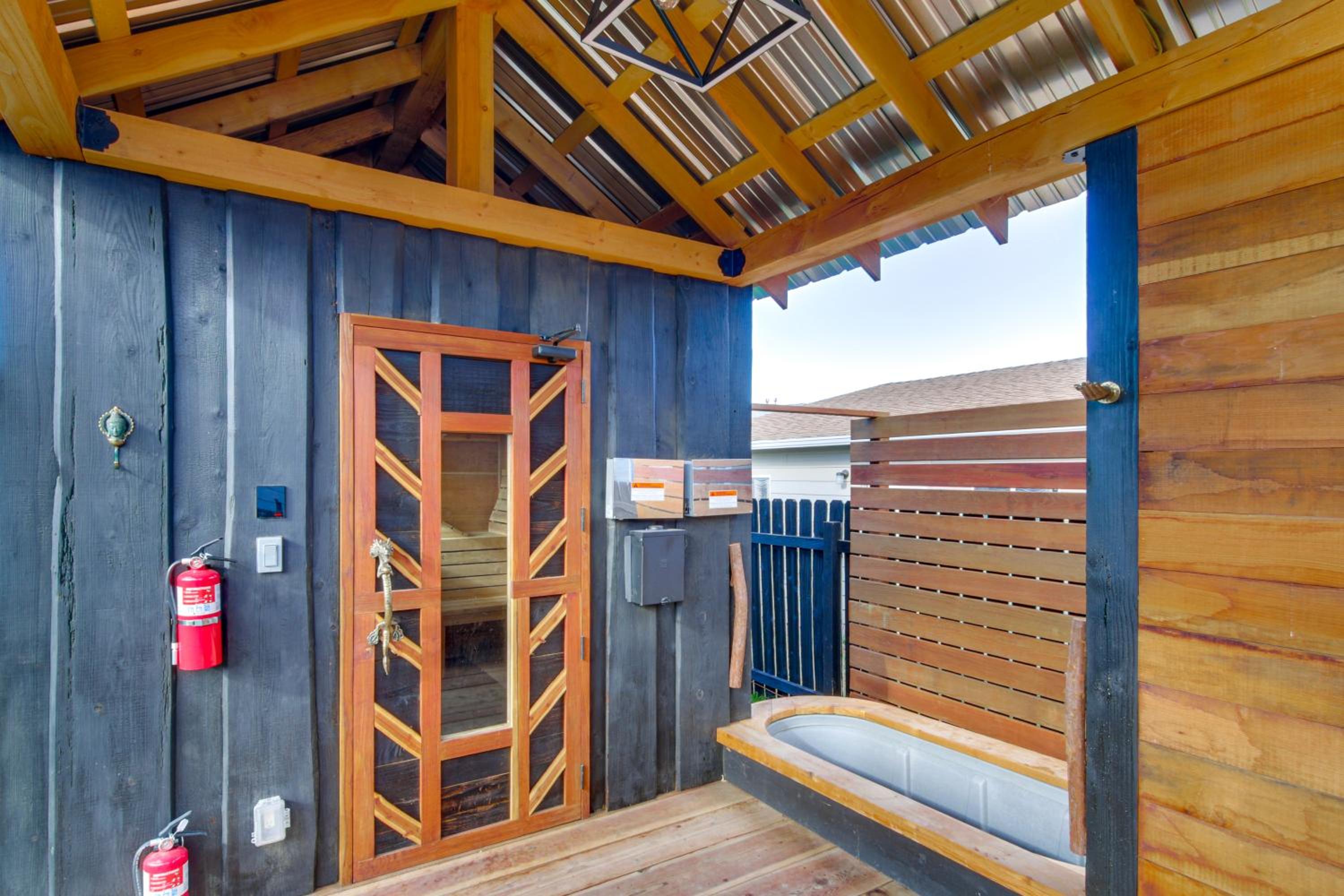 12 Mi to Bozeman Duplex with Sauna and Yard