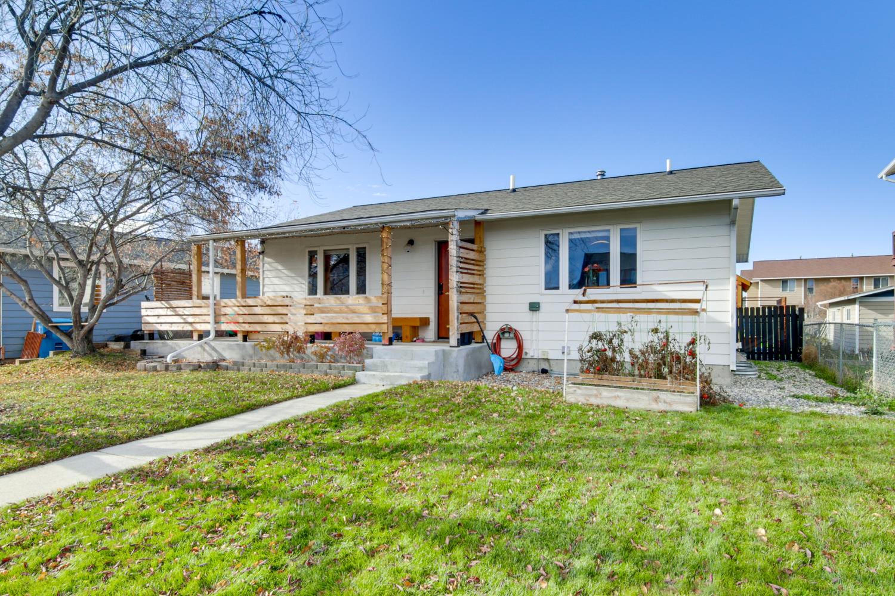 12 Mi to Bozeman Duplex with Sauna and Yard