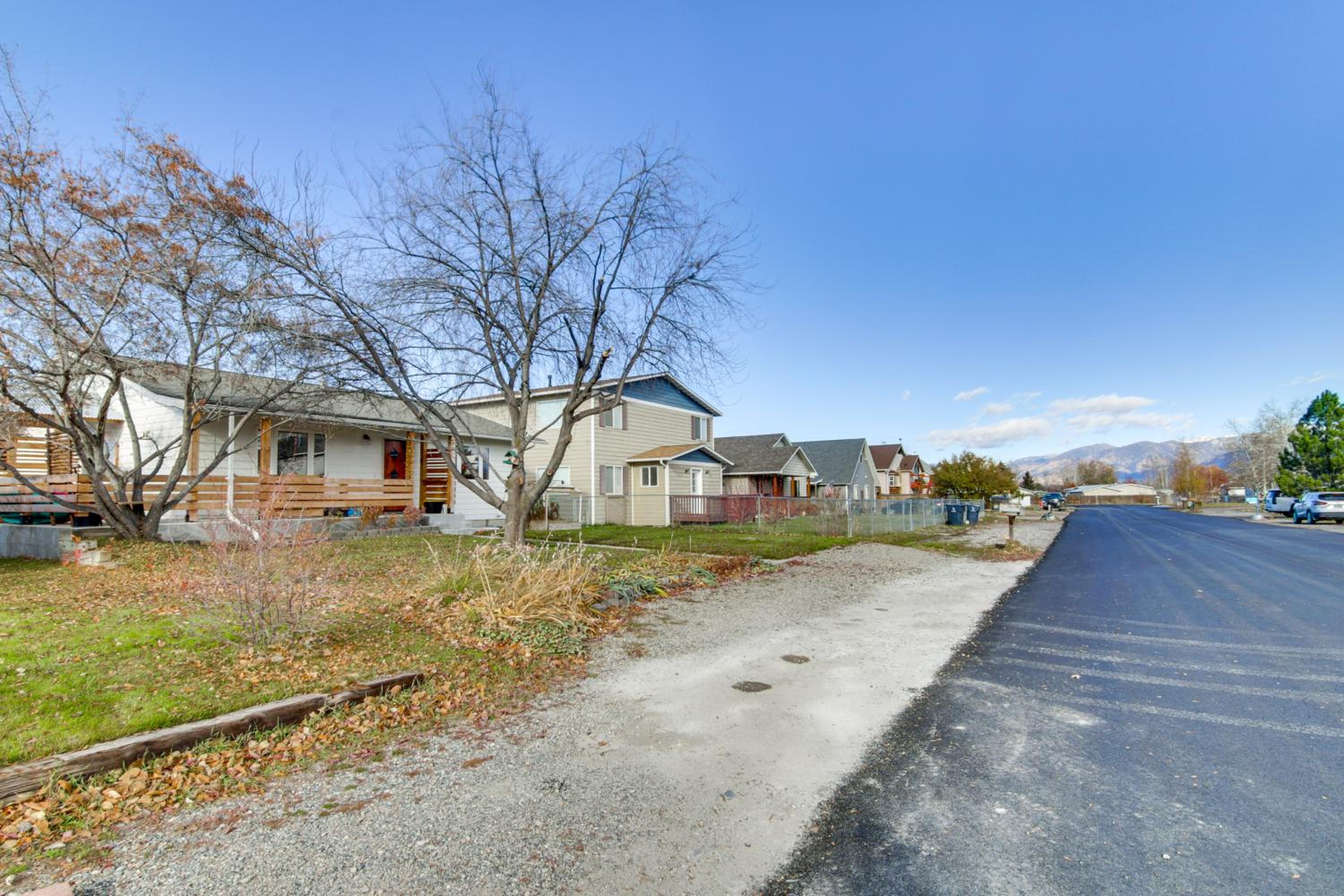 12 Mi to Bozeman Duplex with Sauna and Yard