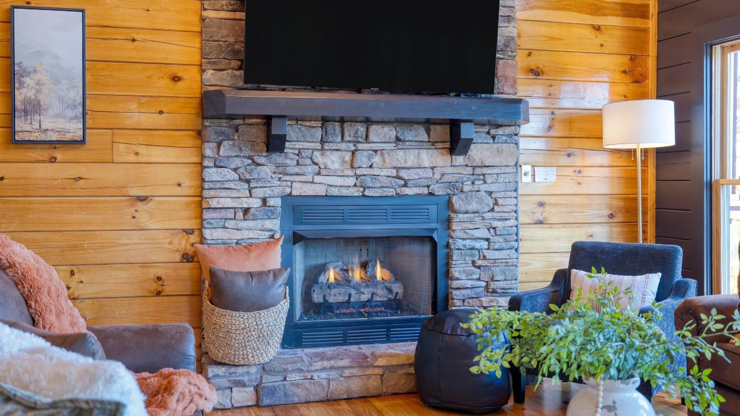 Game Room Hot Tub 3 Decks w Smoky Mountain Views Raccon Ridge by AvantStay