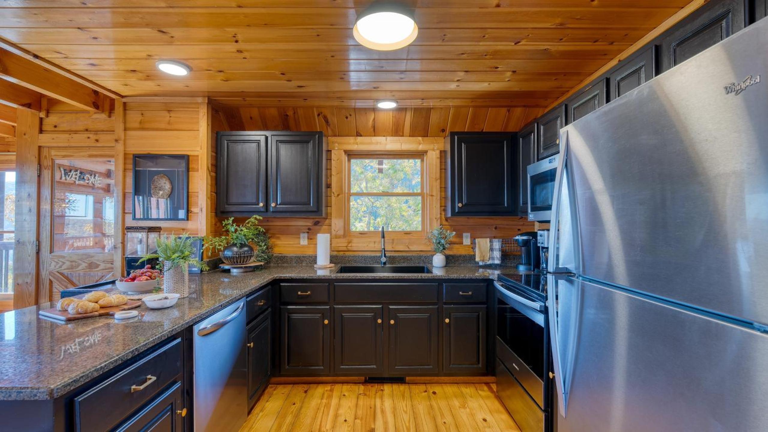 Game Room Hot Tub 3 Decks w Smoky Mountain Views Raccon Ridge by AvantStay