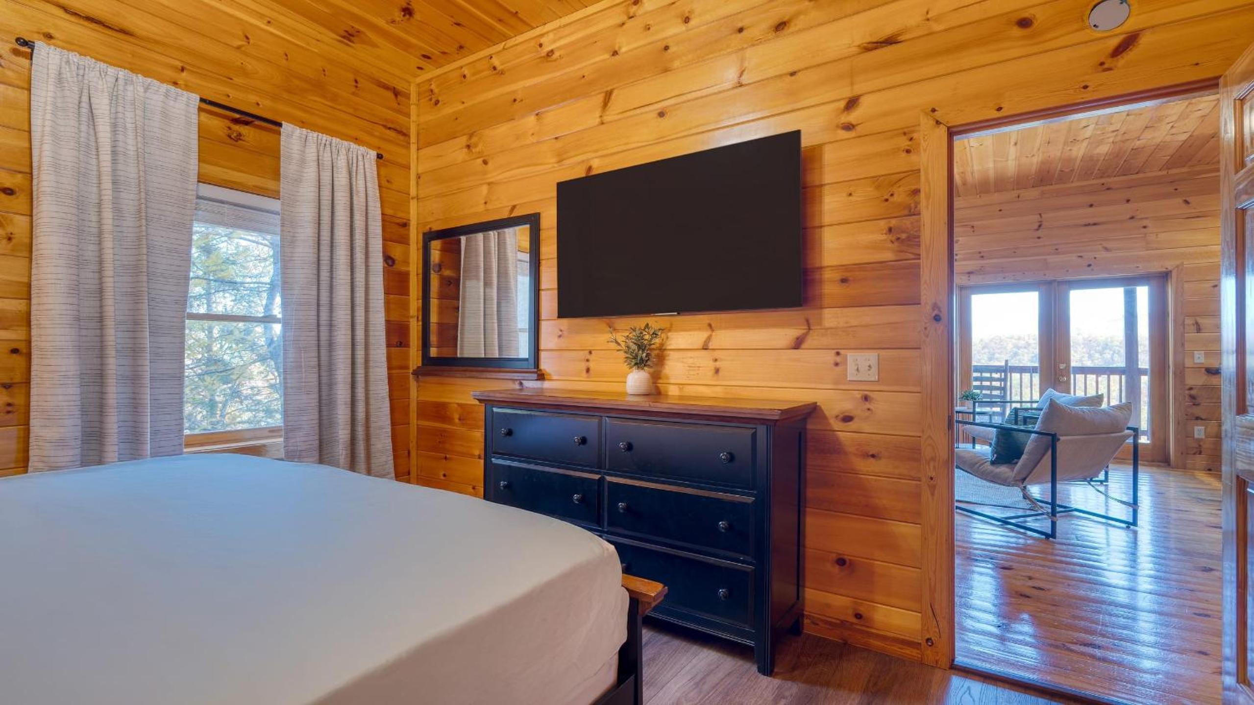 Game Room Hot Tub 3 Decks w Smoky Mountain Views Raccon Ridge by AvantStay