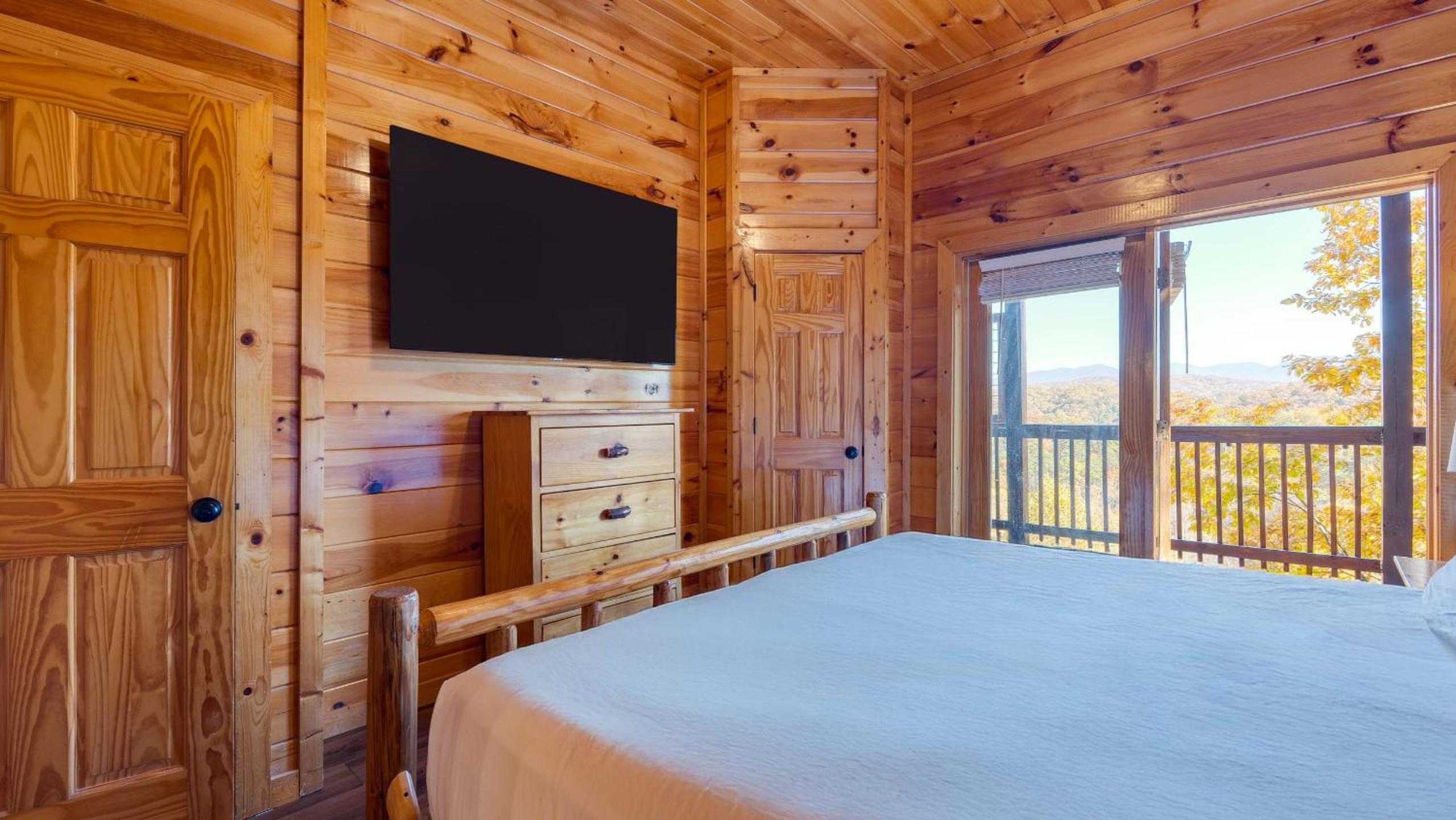Game Room Hot Tub 3 Decks w Smoky Mountain Views Raccon Ridge by AvantStay