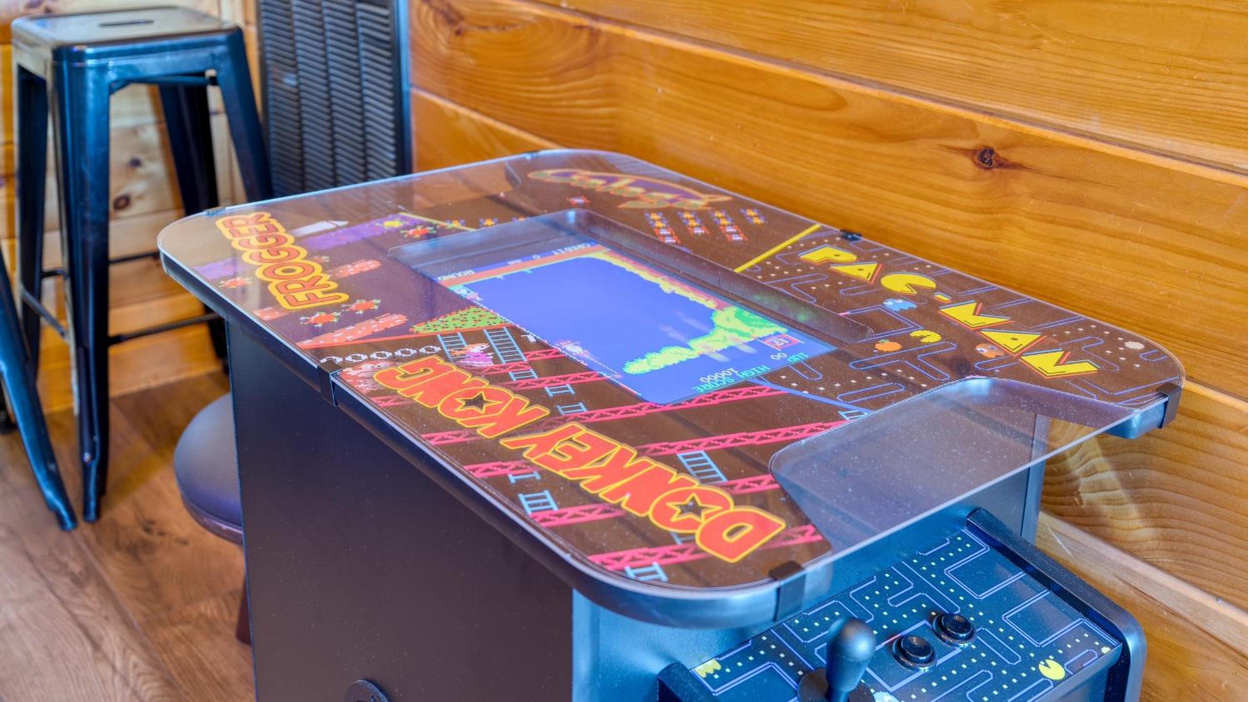 Game Room Hot Tub 3 Decks w Smoky Mountain Views Raccon Ridge by AvantStay