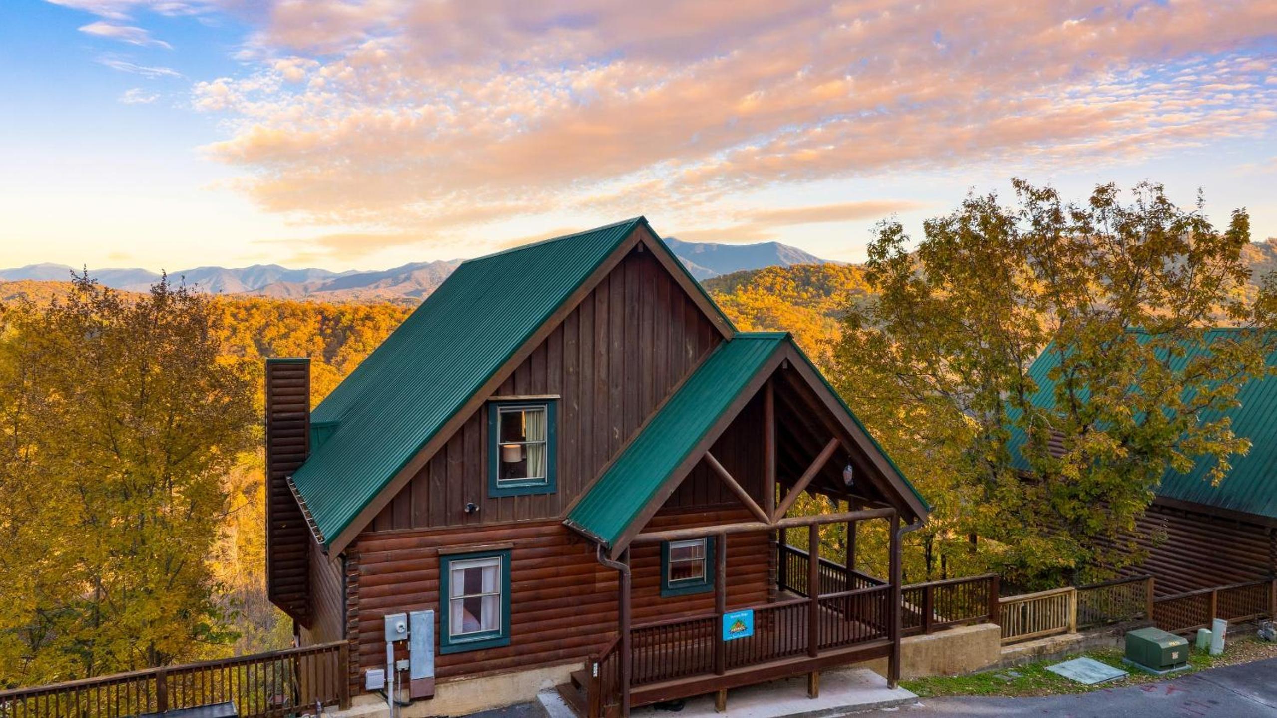 Game Room Hot Tub 3 Decks w Smoky Mountain Views Raccon Ridge by AvantStay