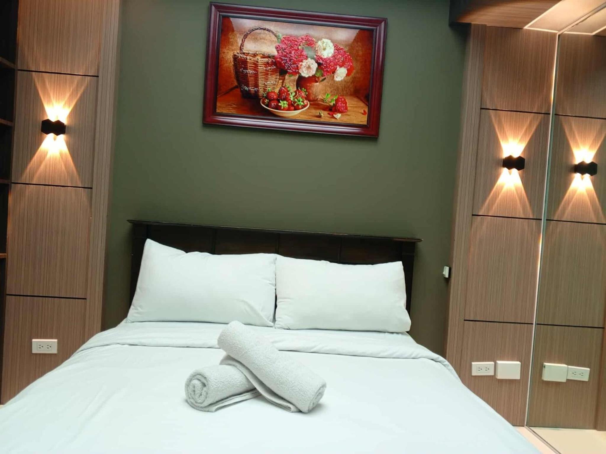 Cozy Manila Condo Retreat with Shared Pool