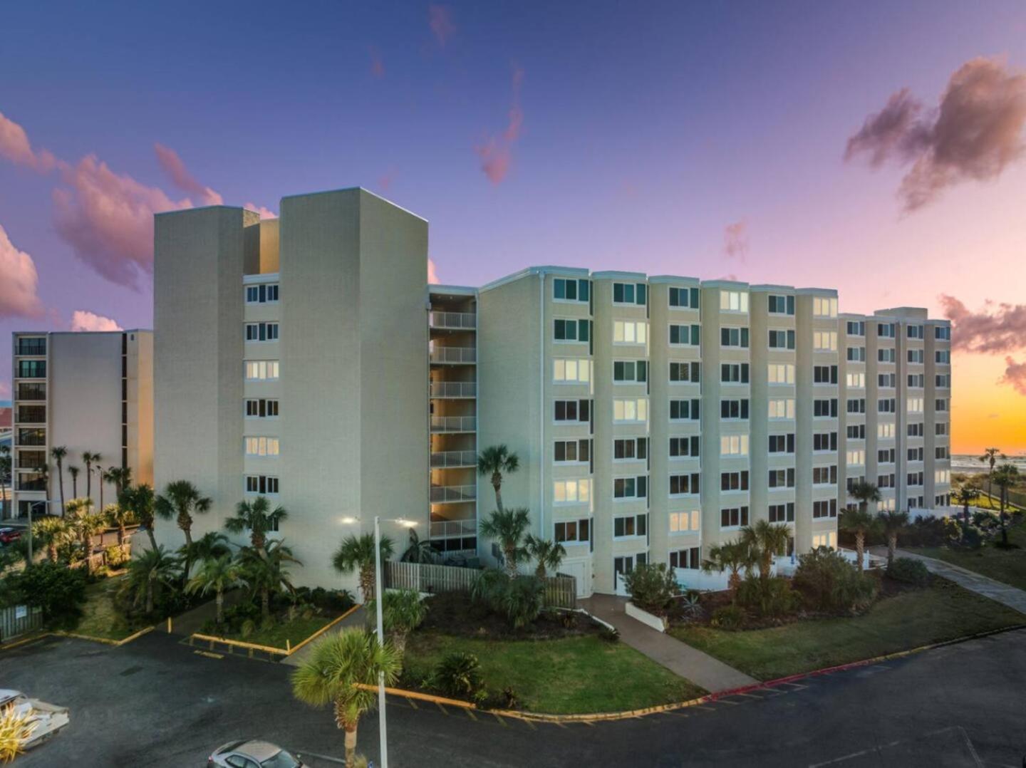 Beach Front Ocean Front Condo Top of the Gulf 516