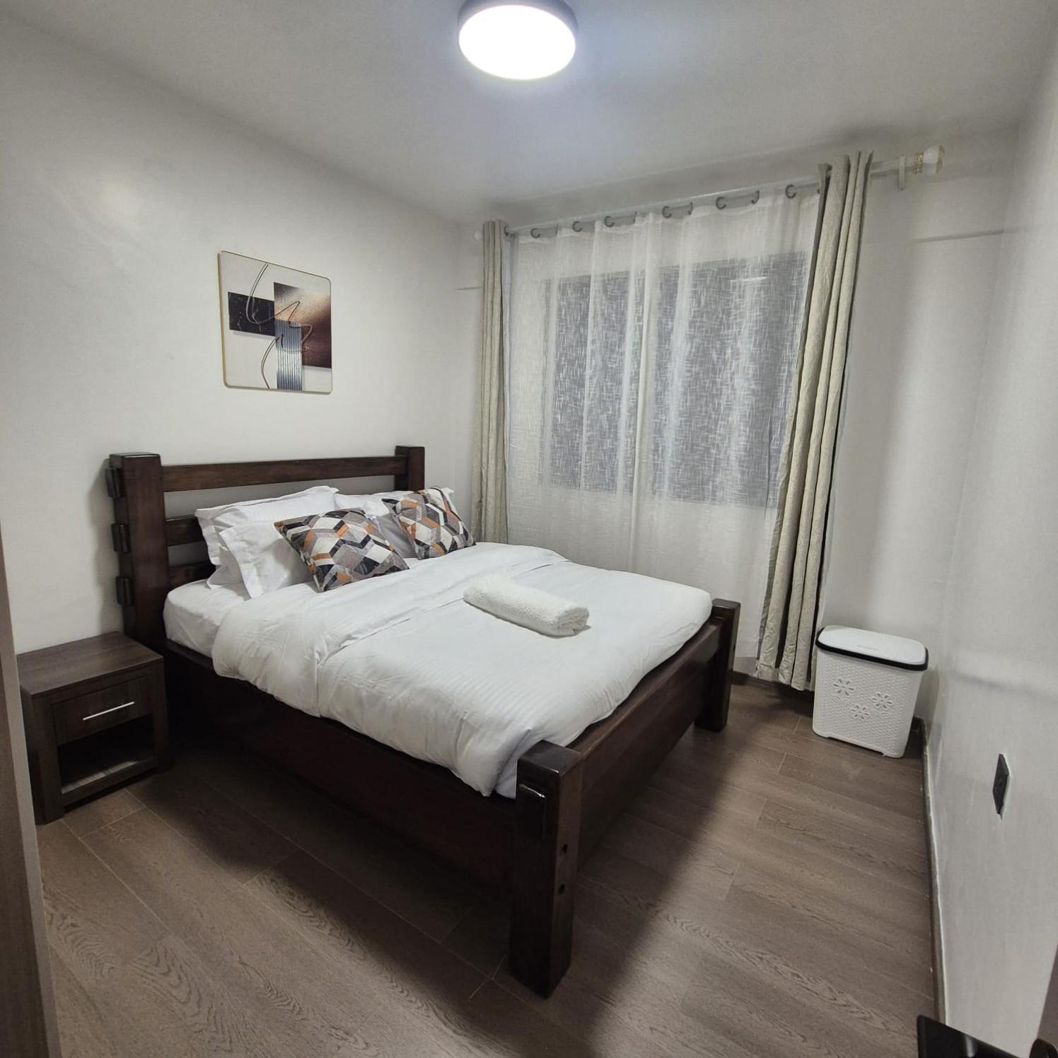 Modern, Spacious And Stylish 1 Bedroom Apartment With Resturant, Wi-Fi, Balcony, City Views & Workspace in Nairobi