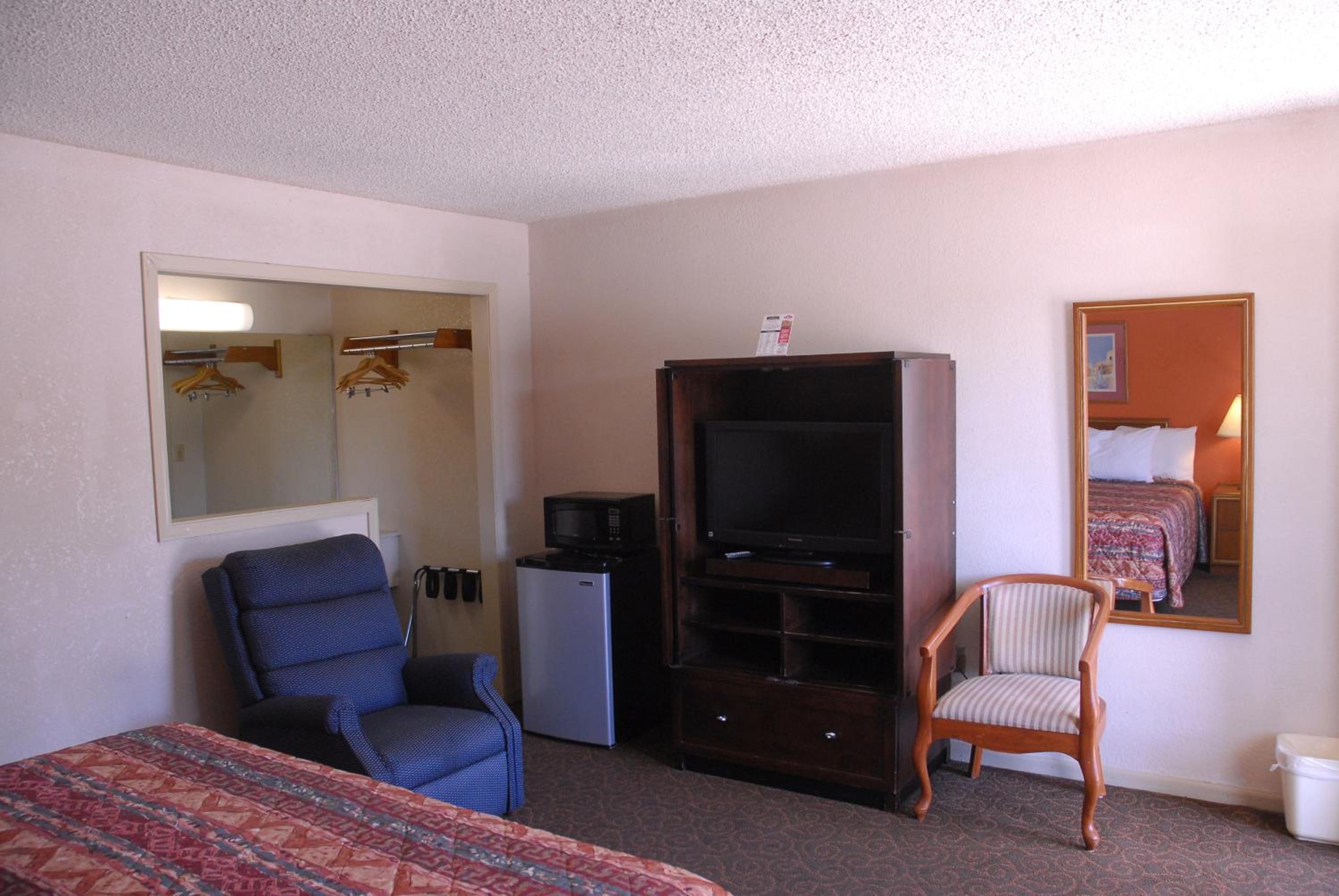 Emporia Vacations - America's Best Inn and Suites Emporia - Property Image 4