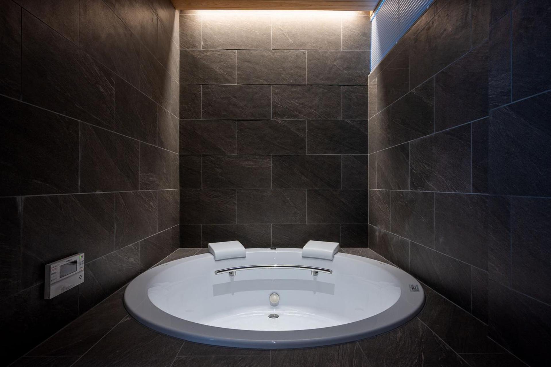 V Residence by H2 Life