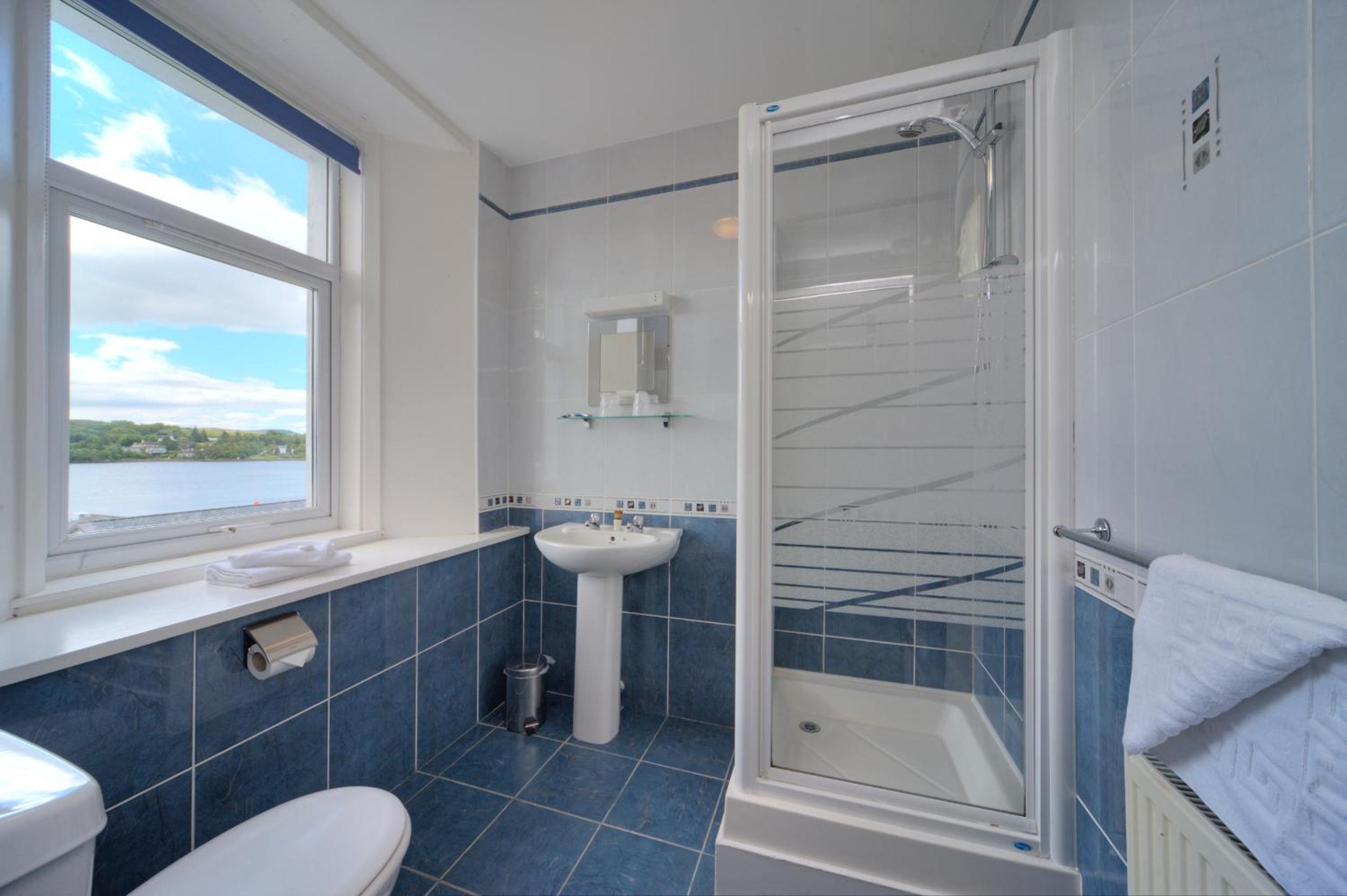 Lochnell Arms Hotel