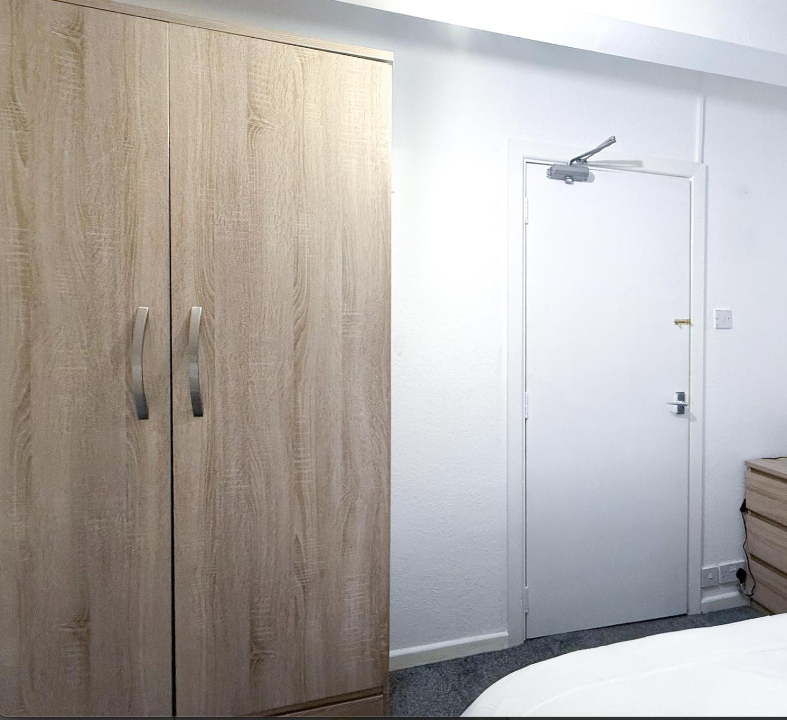 Modern 3-Bedroom Apartment Near Manchester City Centre