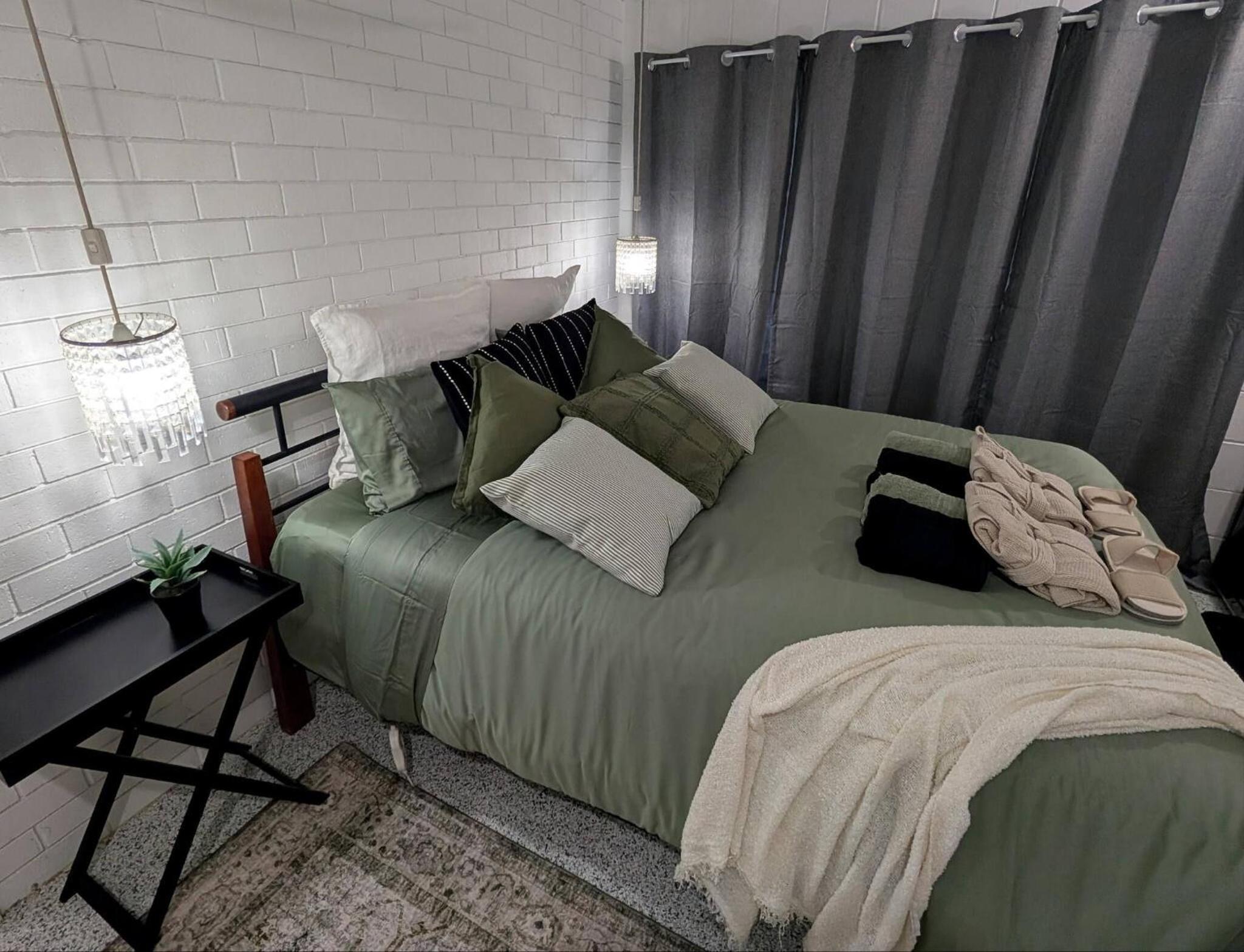 Peaceful, Modern, LowToxic, Bfast included