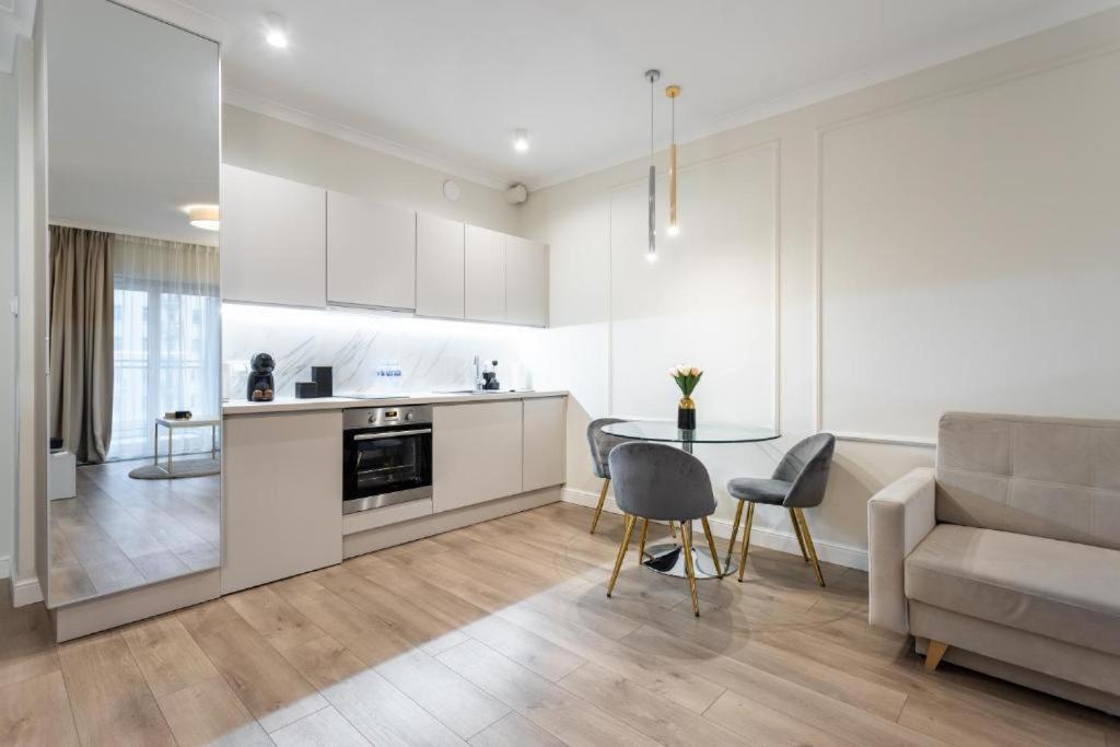 Golden Luxe Residence - Mennica Residence - Business & City Center