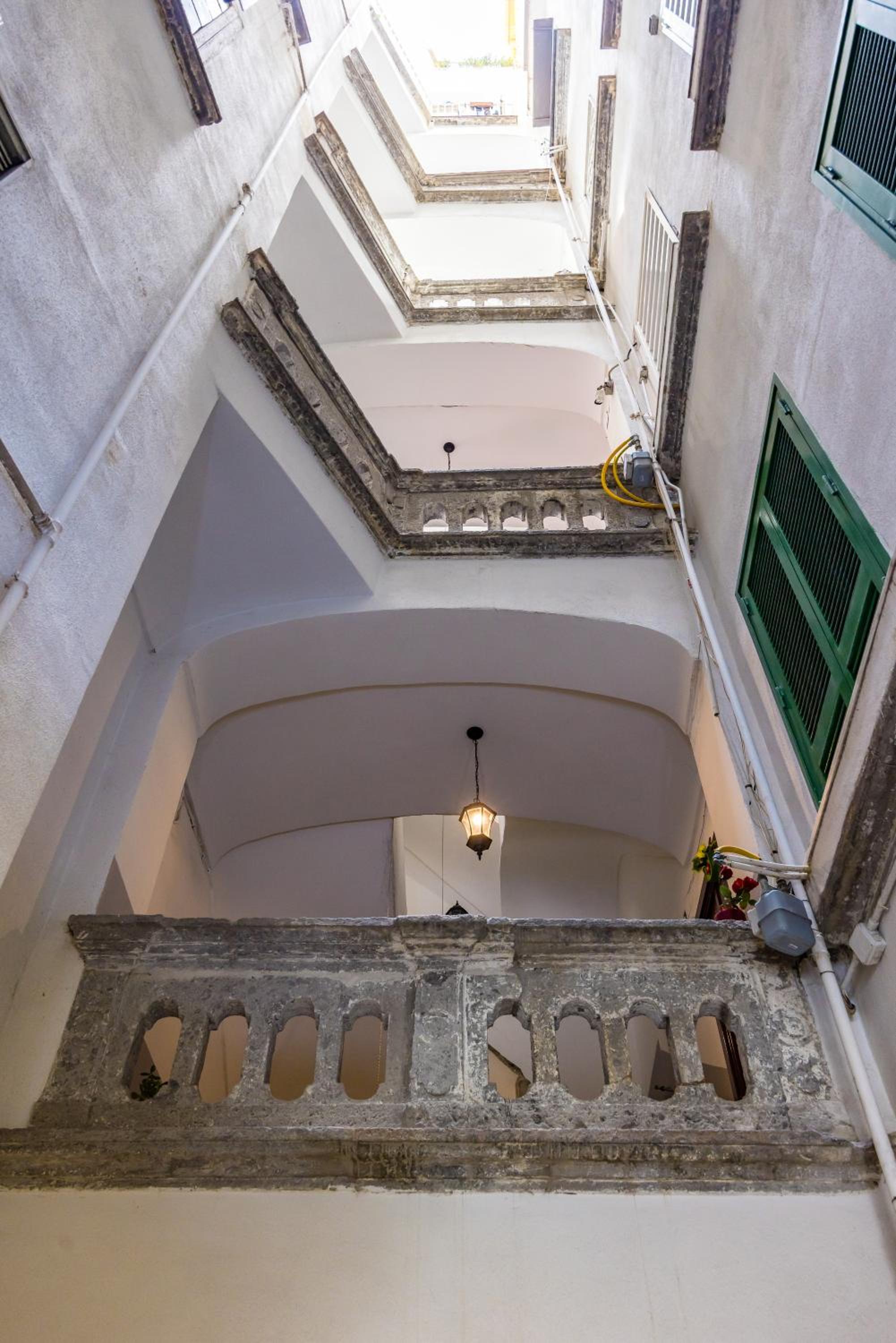 Muzy flat at Capuana by NapoliApartments