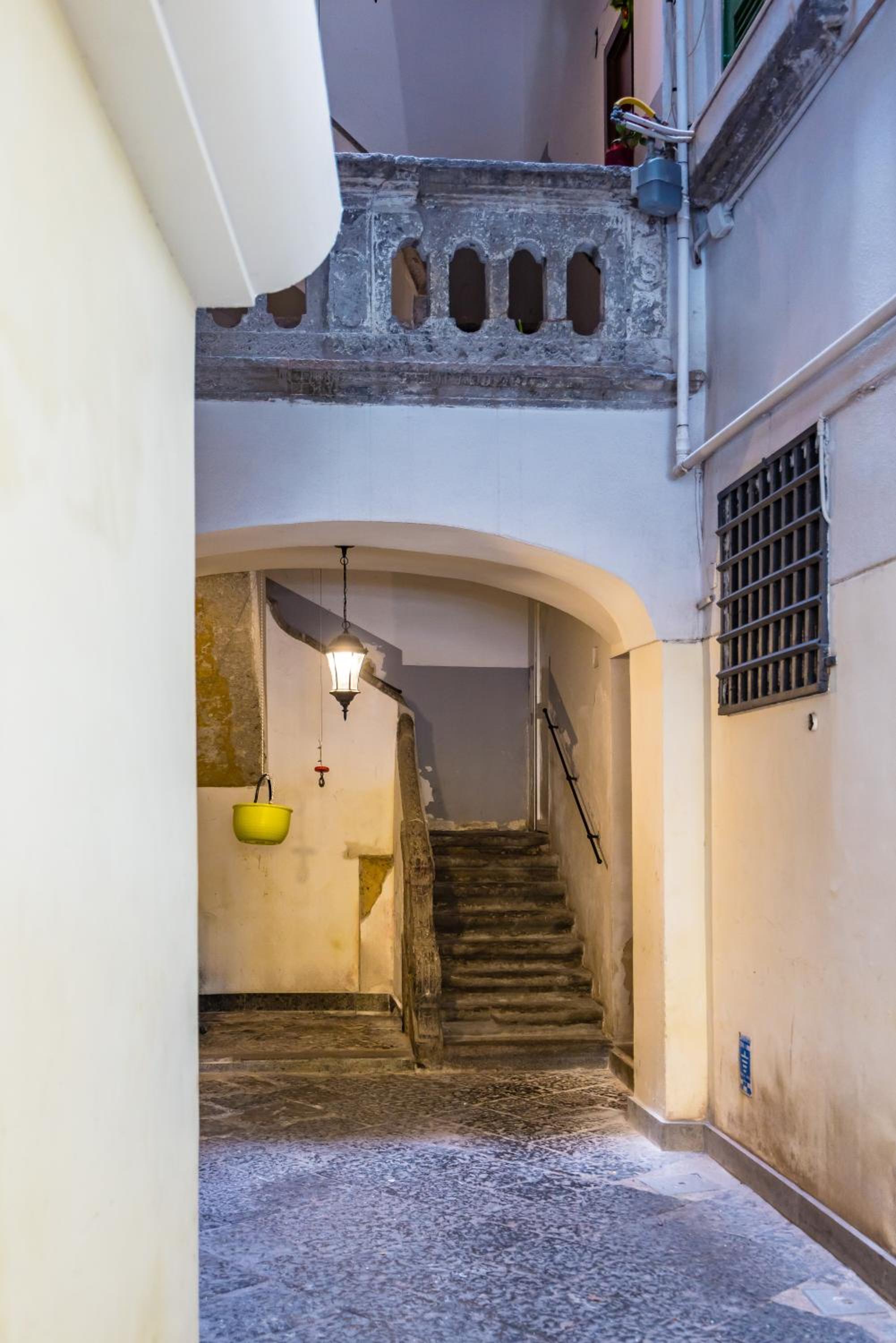 Muzy flat at Capuana by NapoliApartments