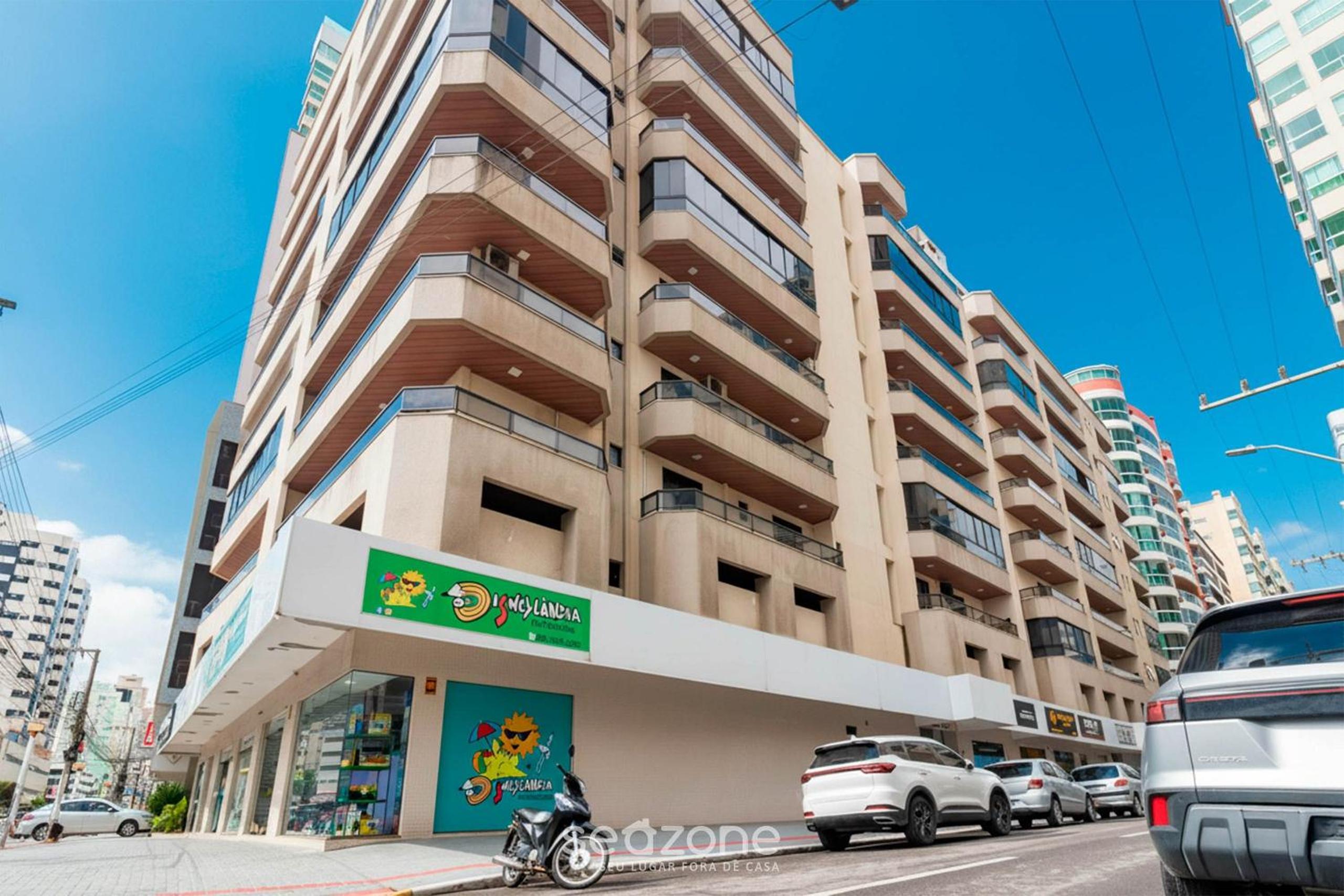 Fully equipped apartments in Meia Praia, 150m from the sea - EOOs