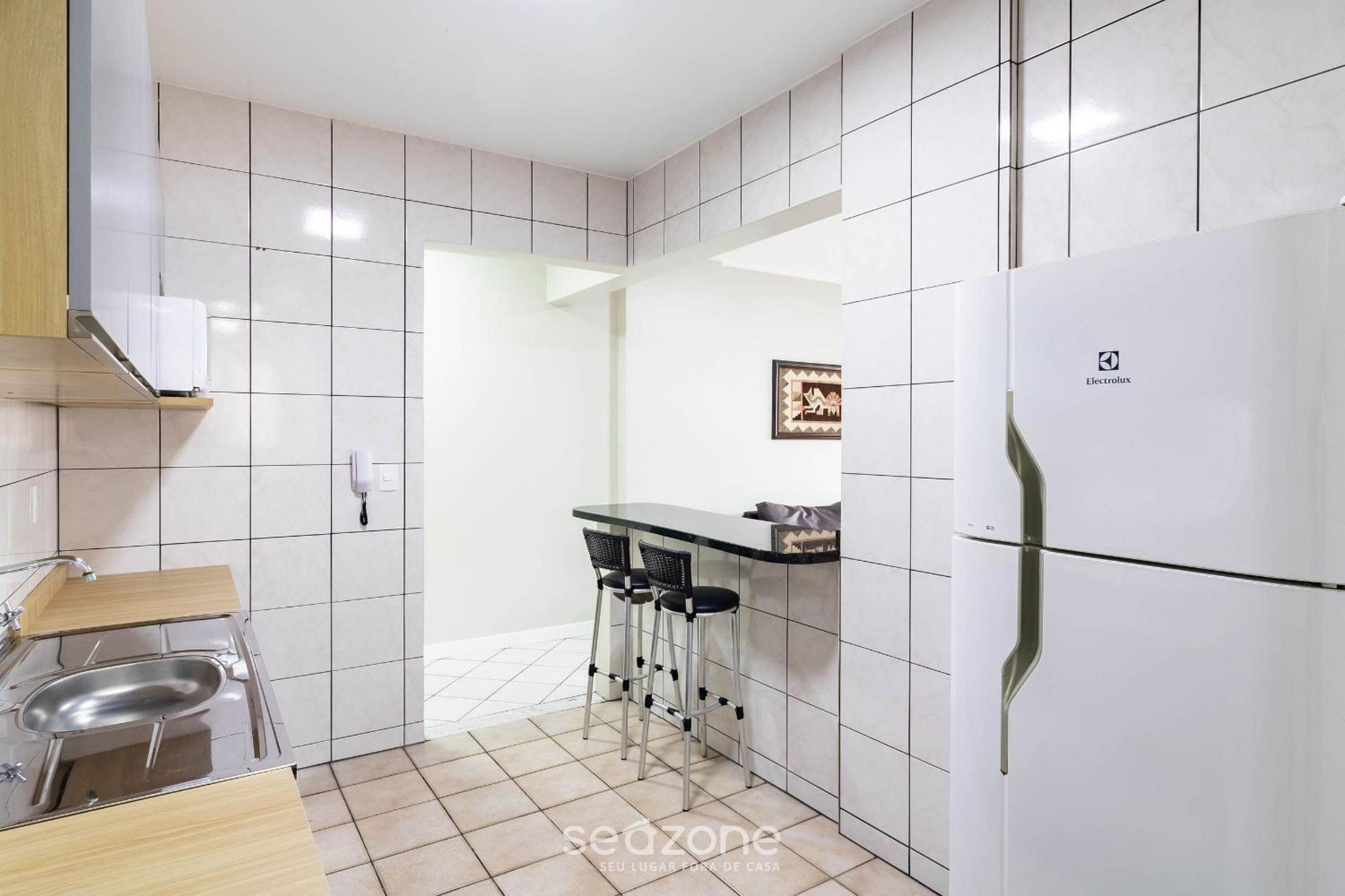 Fully equipped apartments in Meia Praia, 150m from the sea - EOOs