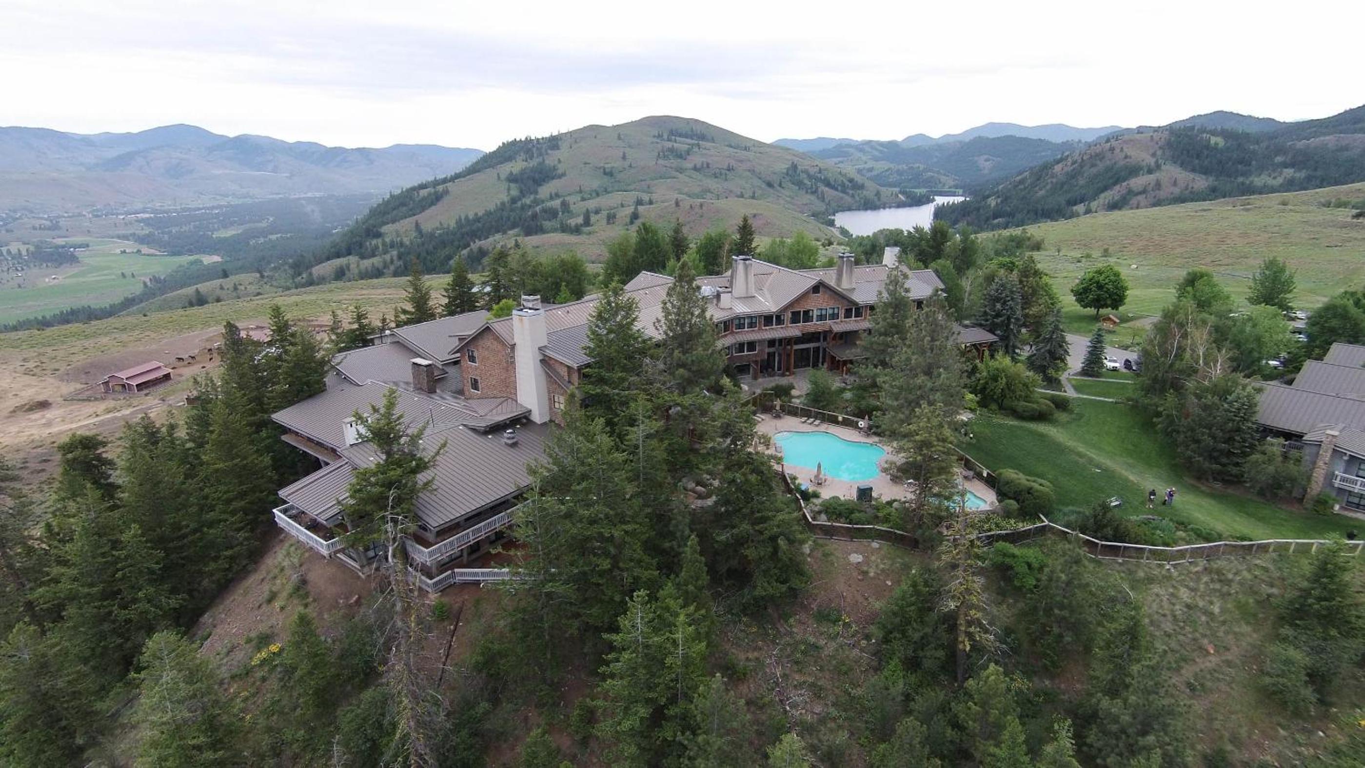 Sun Mountain Lodge