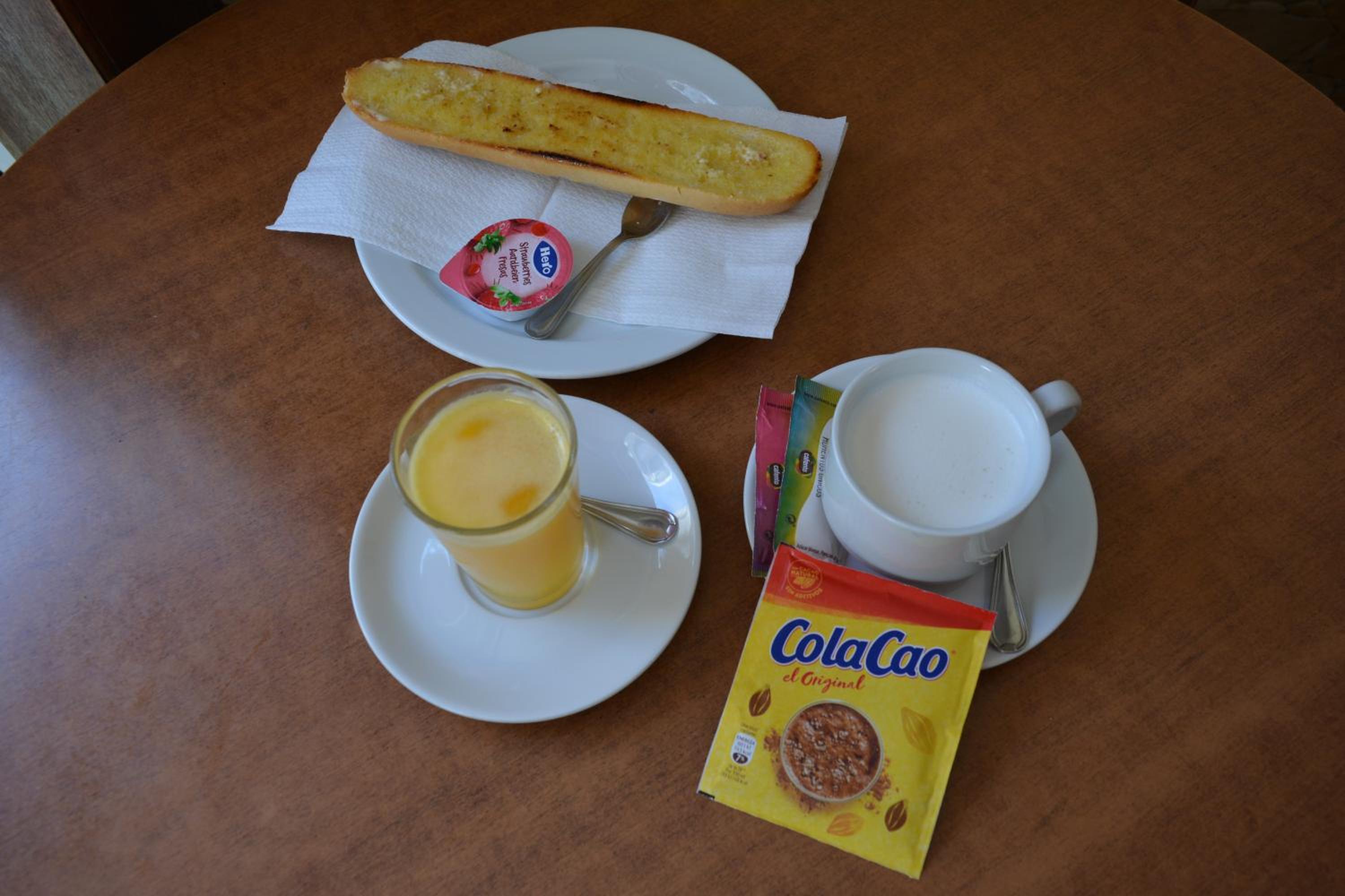 Amparo Home Family Stay near ADDA, Plaza de Toros & General Hospital