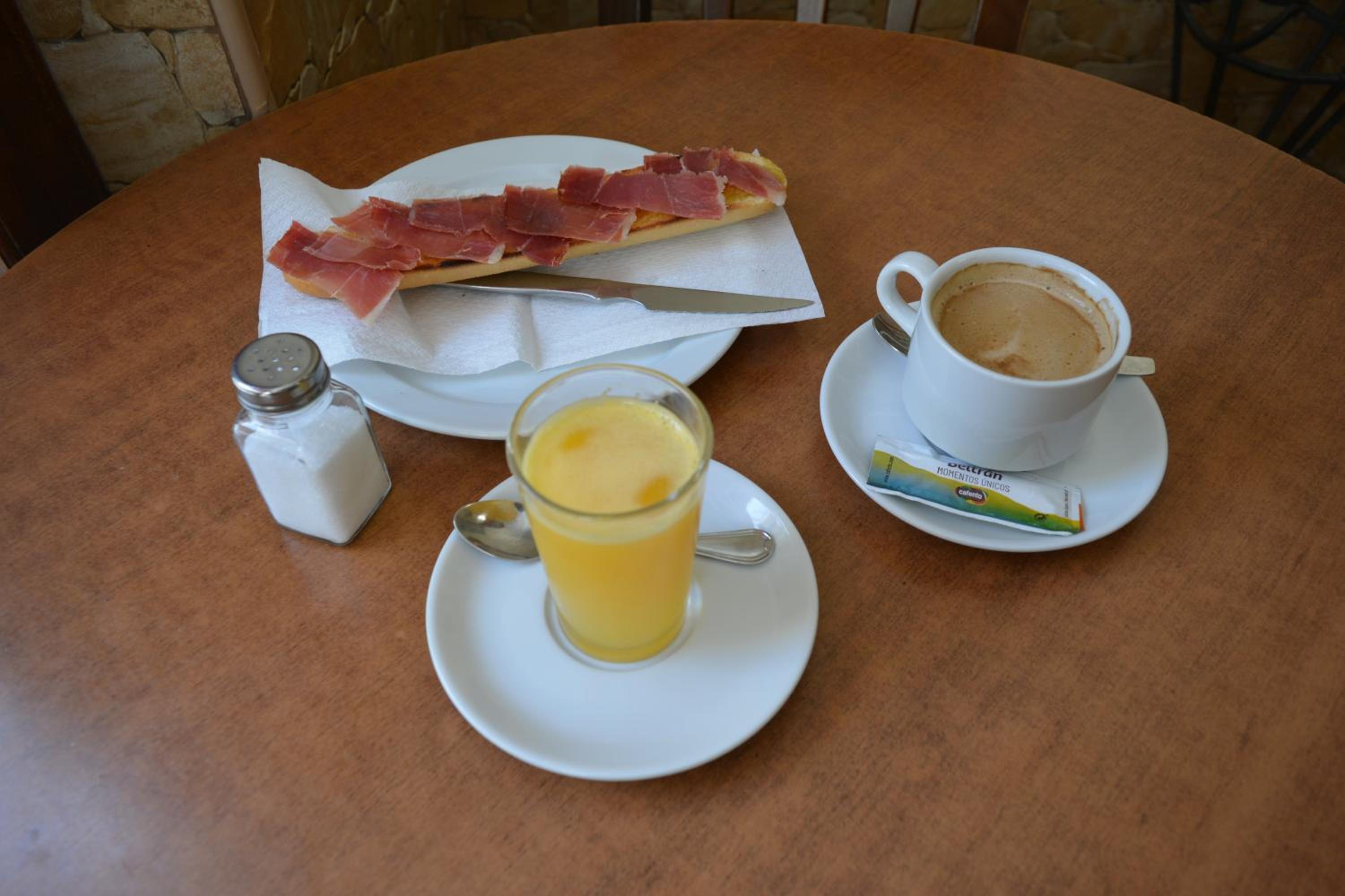 Amparo Home Family Stay near ADDA, Plaza de Toros & General Hospital
