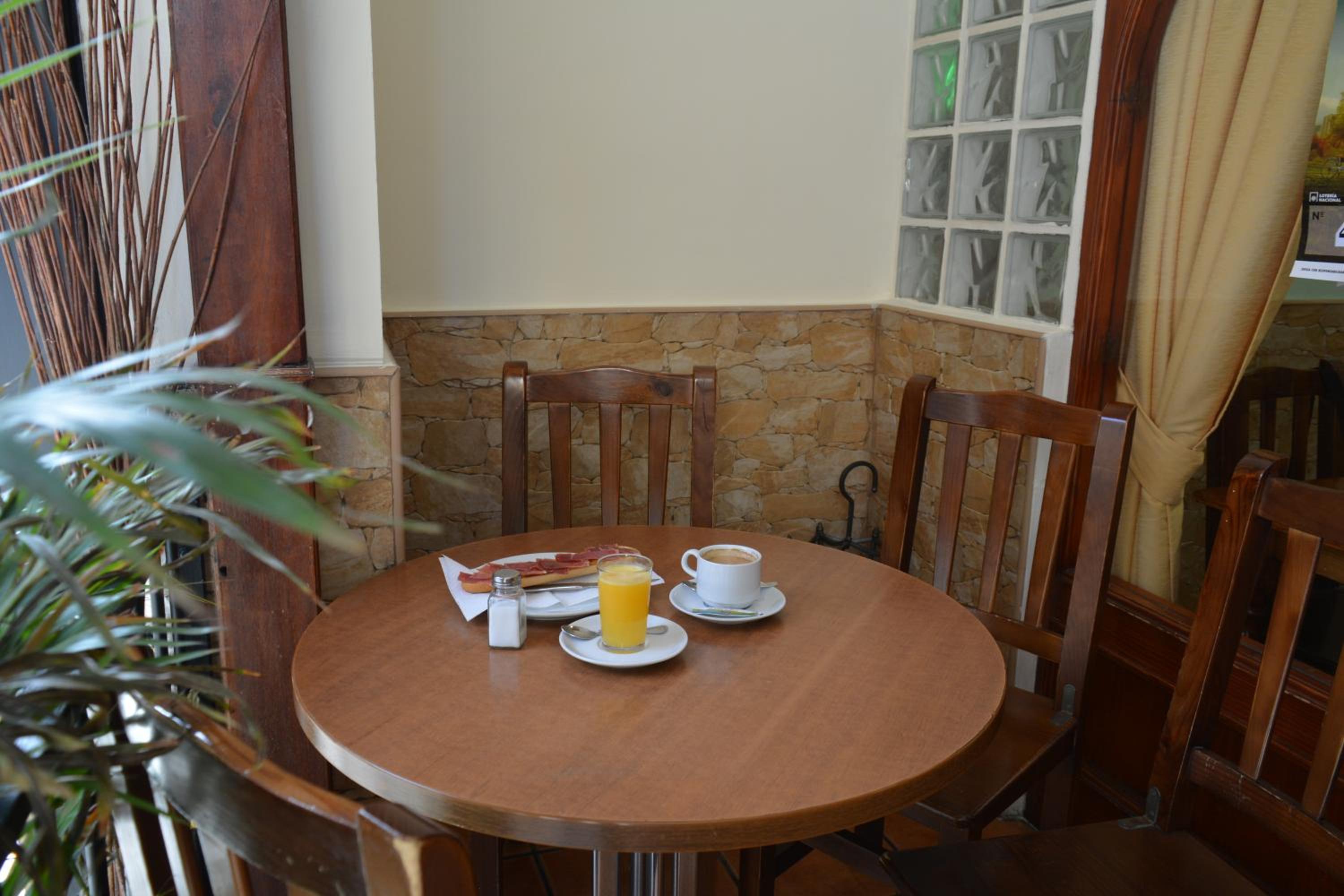 Amparo Home Family Stay near ADDA, Plaza de Toros & General Hospital