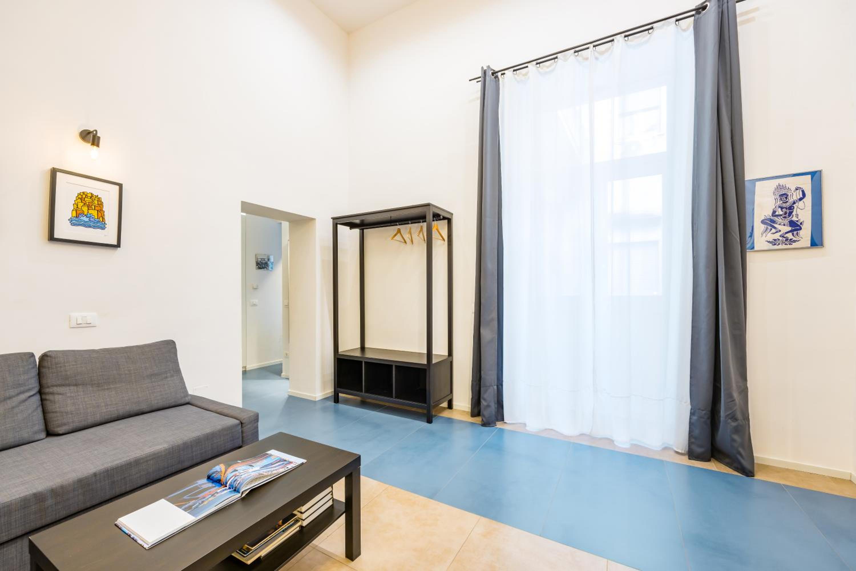 Art Apartment by Napoliapartments