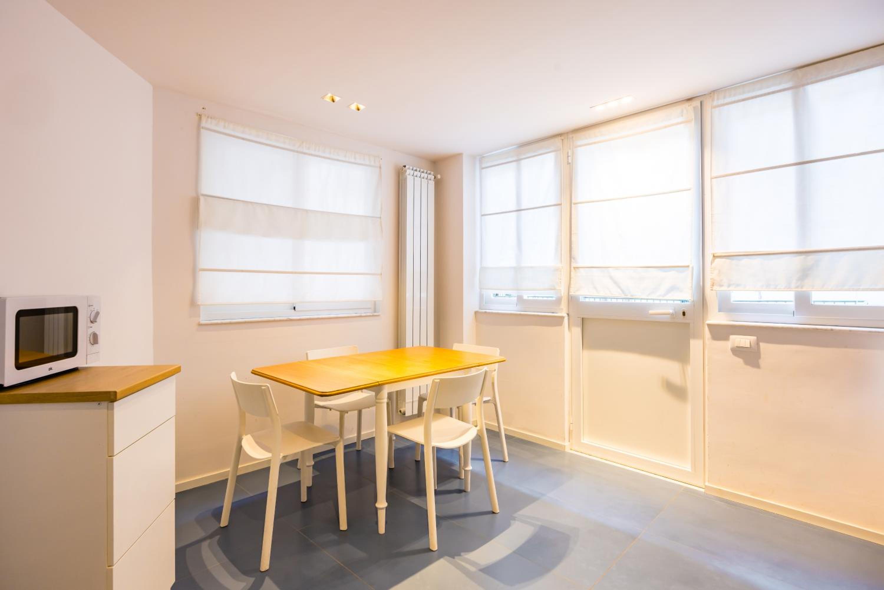 Art Apartment by Napoliapartments