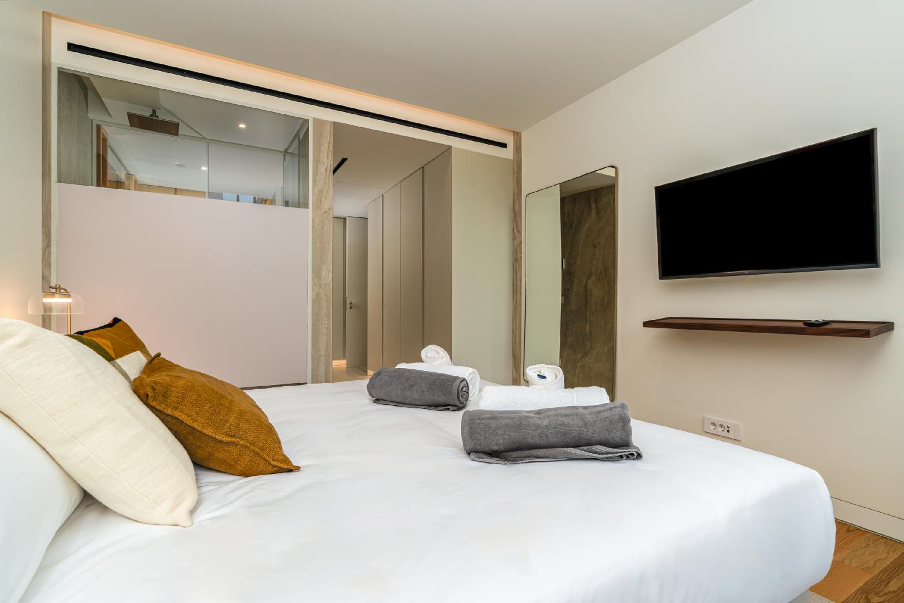Savoy Monumentalis I by Madeira Dream Stays