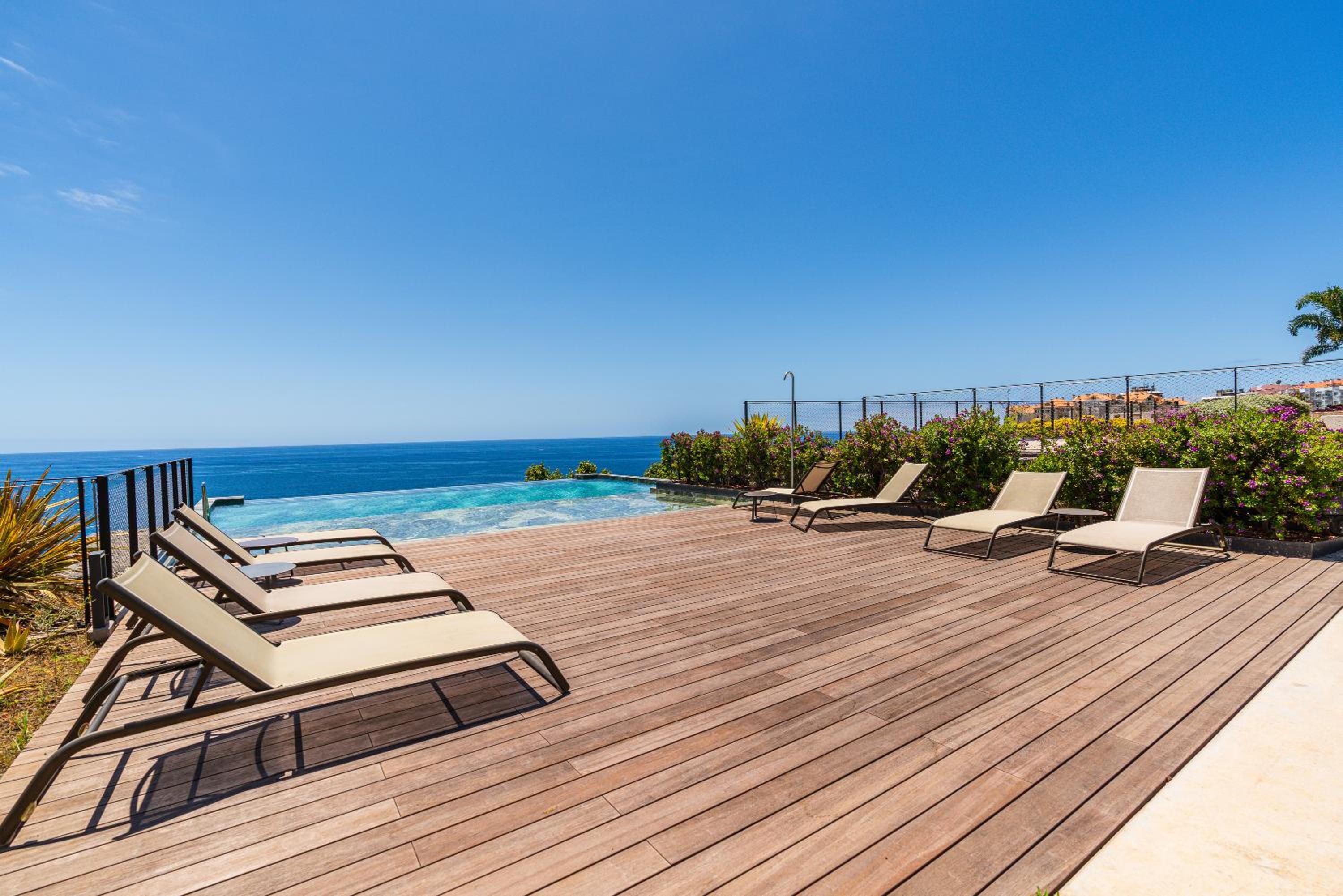 Savoy Monumentalis I by Madeira Dream Stays