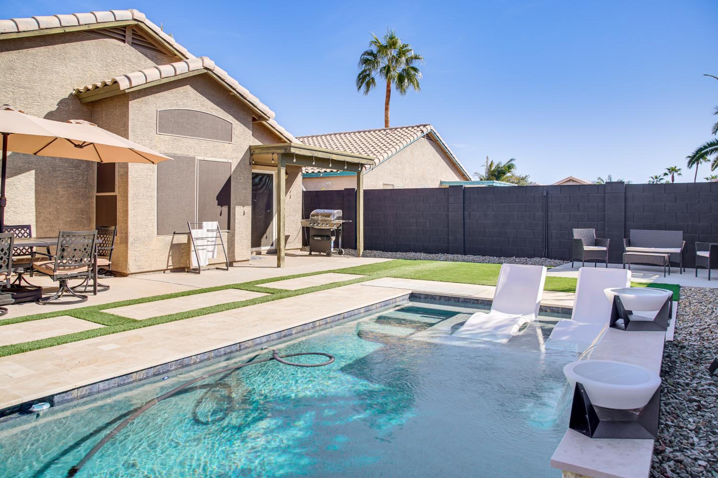 2 Mi to Surprise Stadium! Snowbird Haven with Pool