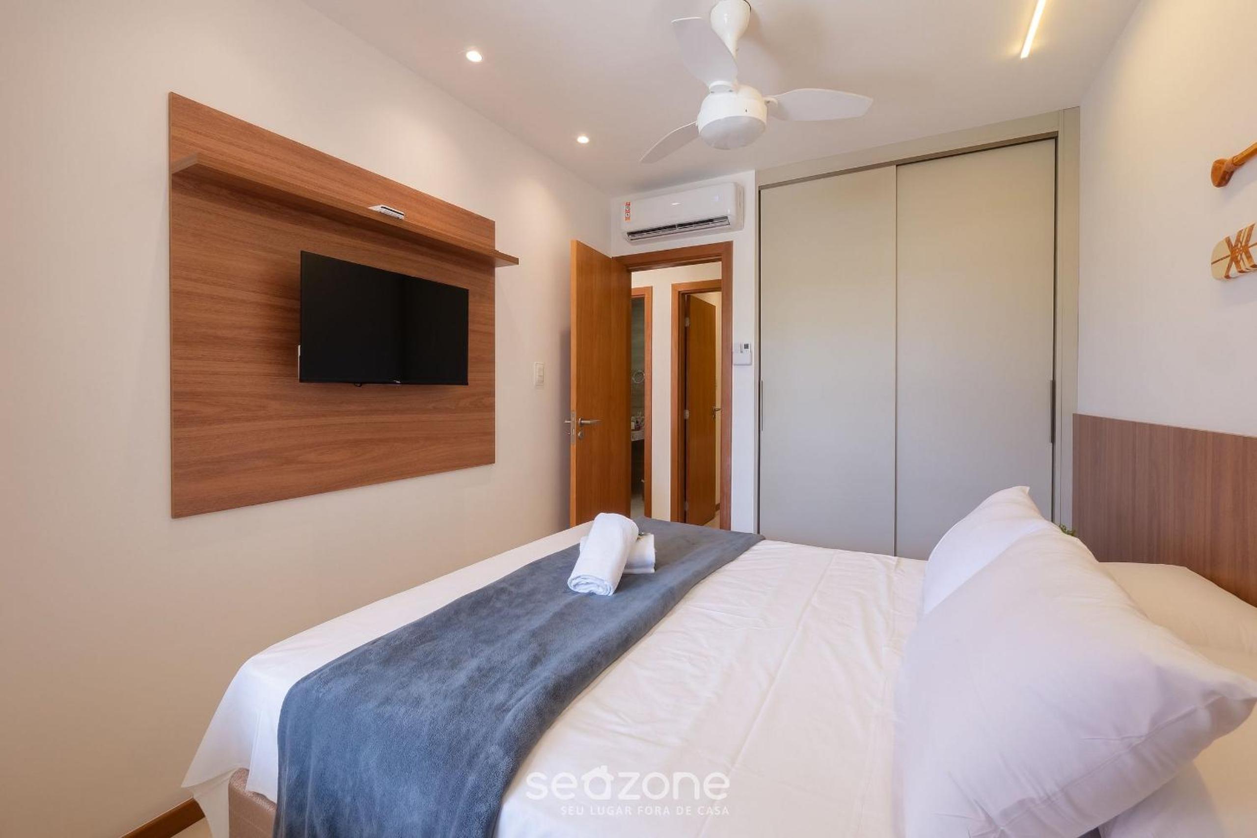 Condo with Pool 450m from the Beach in Itacimirim - VBRs