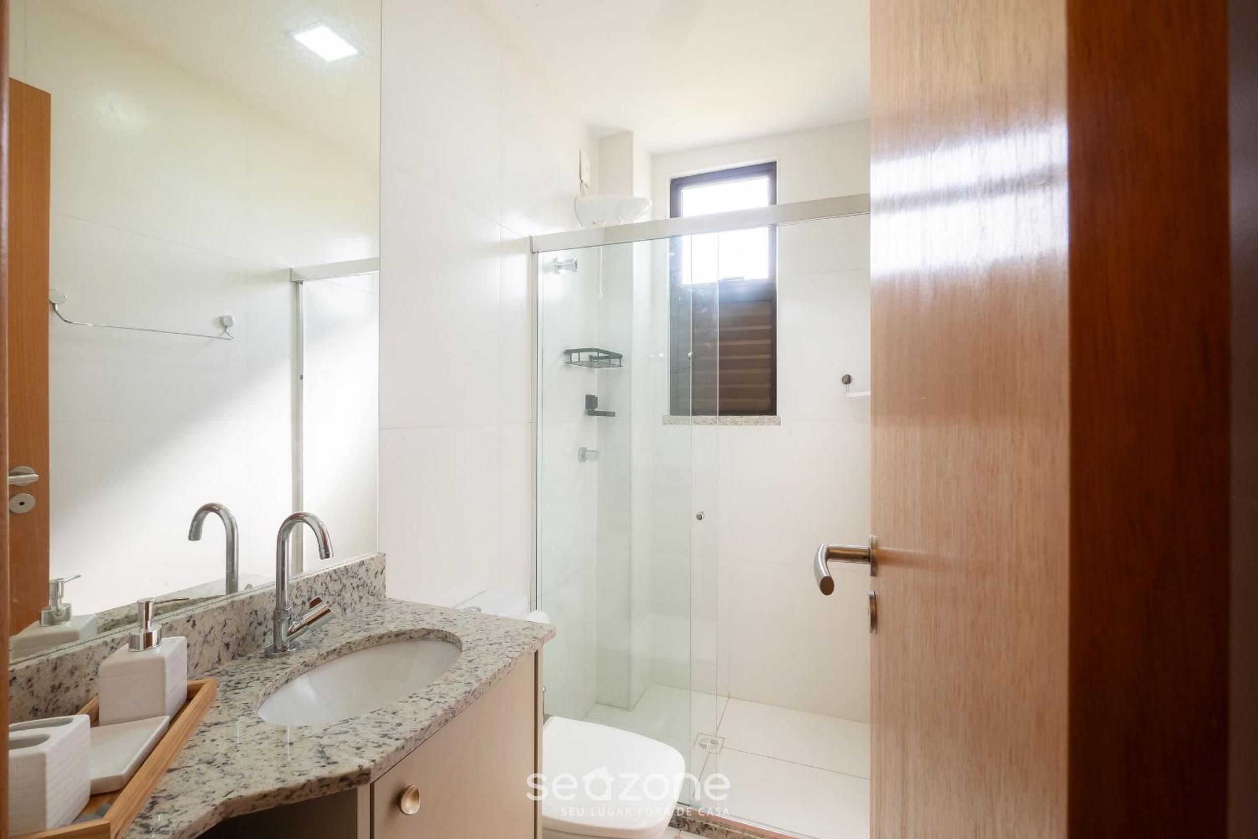 Condo with Pool 450m from the Beach in Itacimirim - VBRs