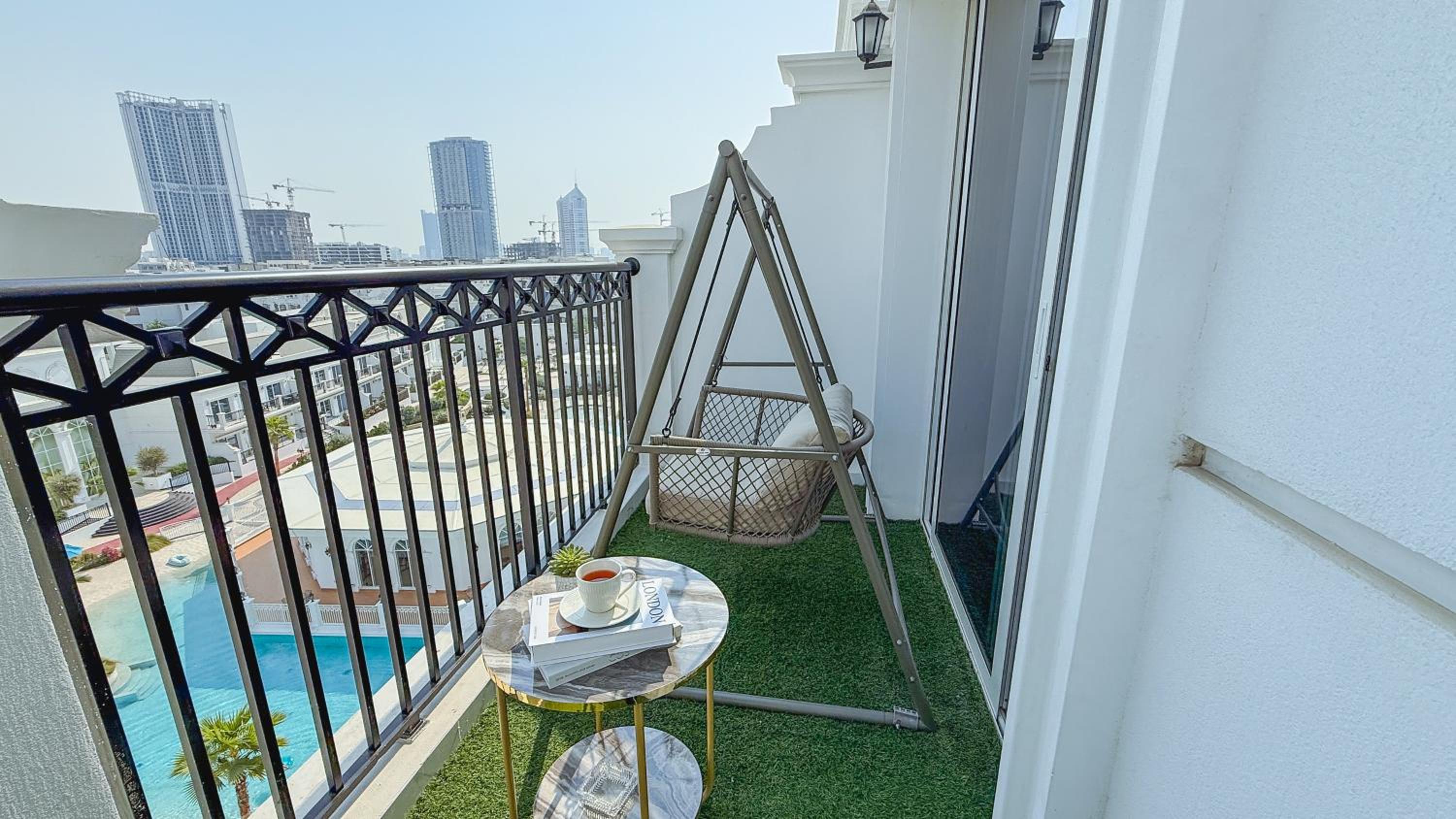 1BR Lagoon View Luxury Spa Retreat near Miracle Garden