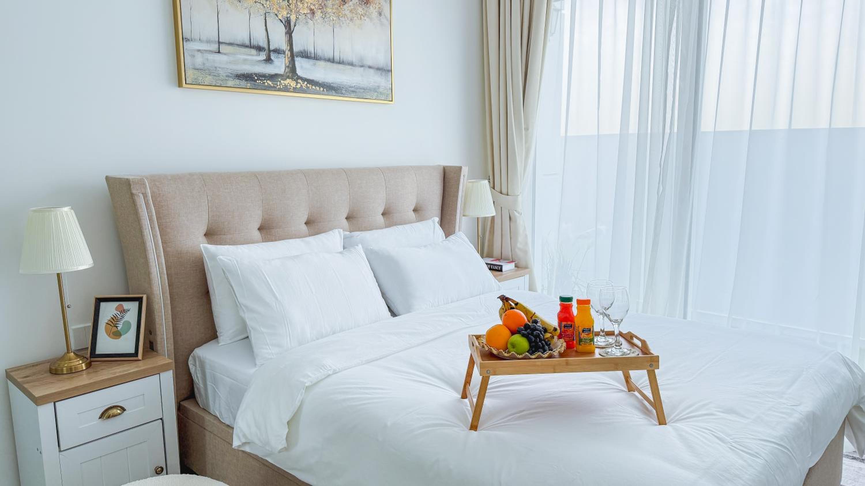 1BR Lagoon View Luxury Spa Retreat near Miracle Garden