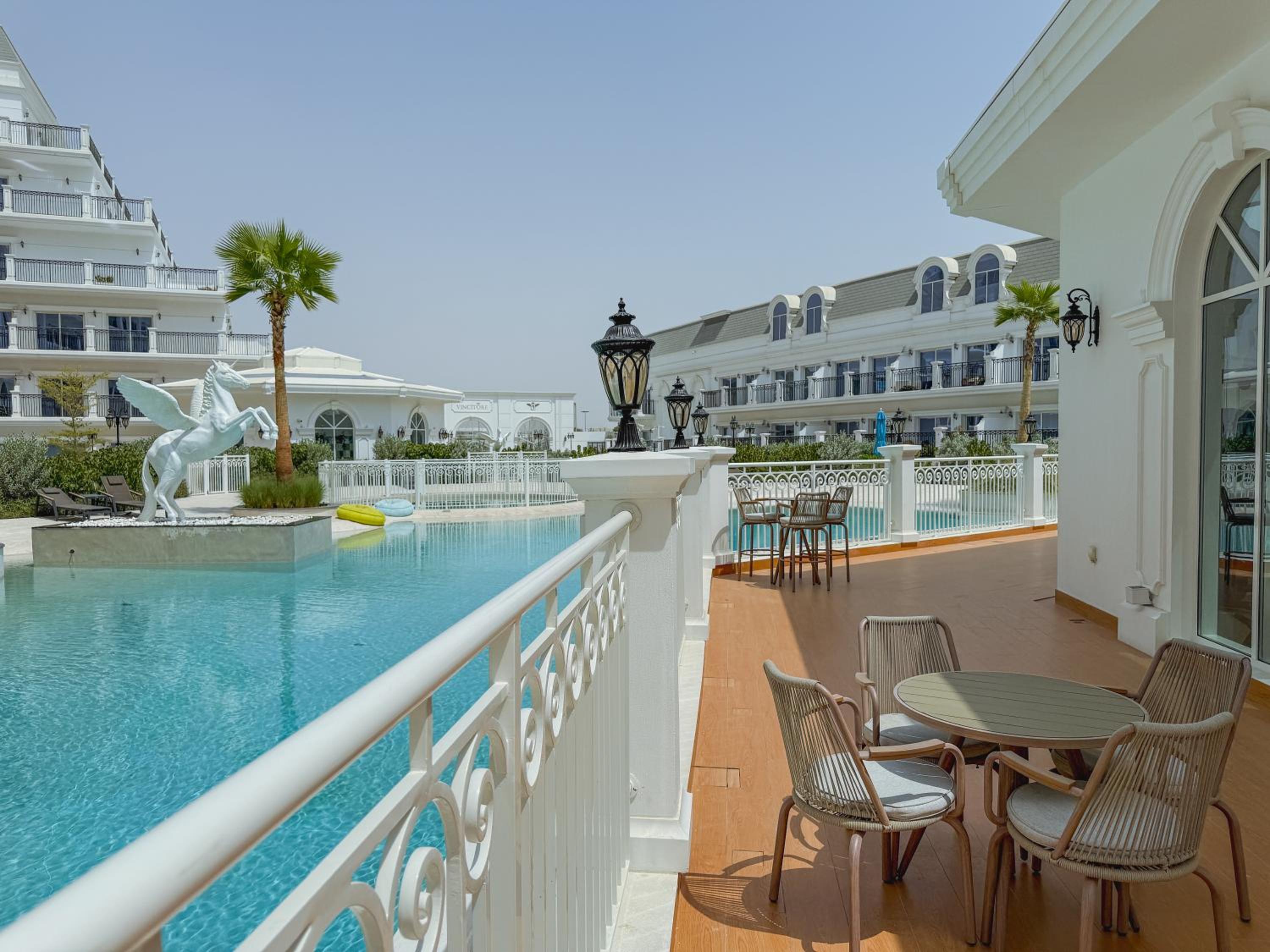 1BR Lagoon View Luxury Spa Retreat near Miracle Garden