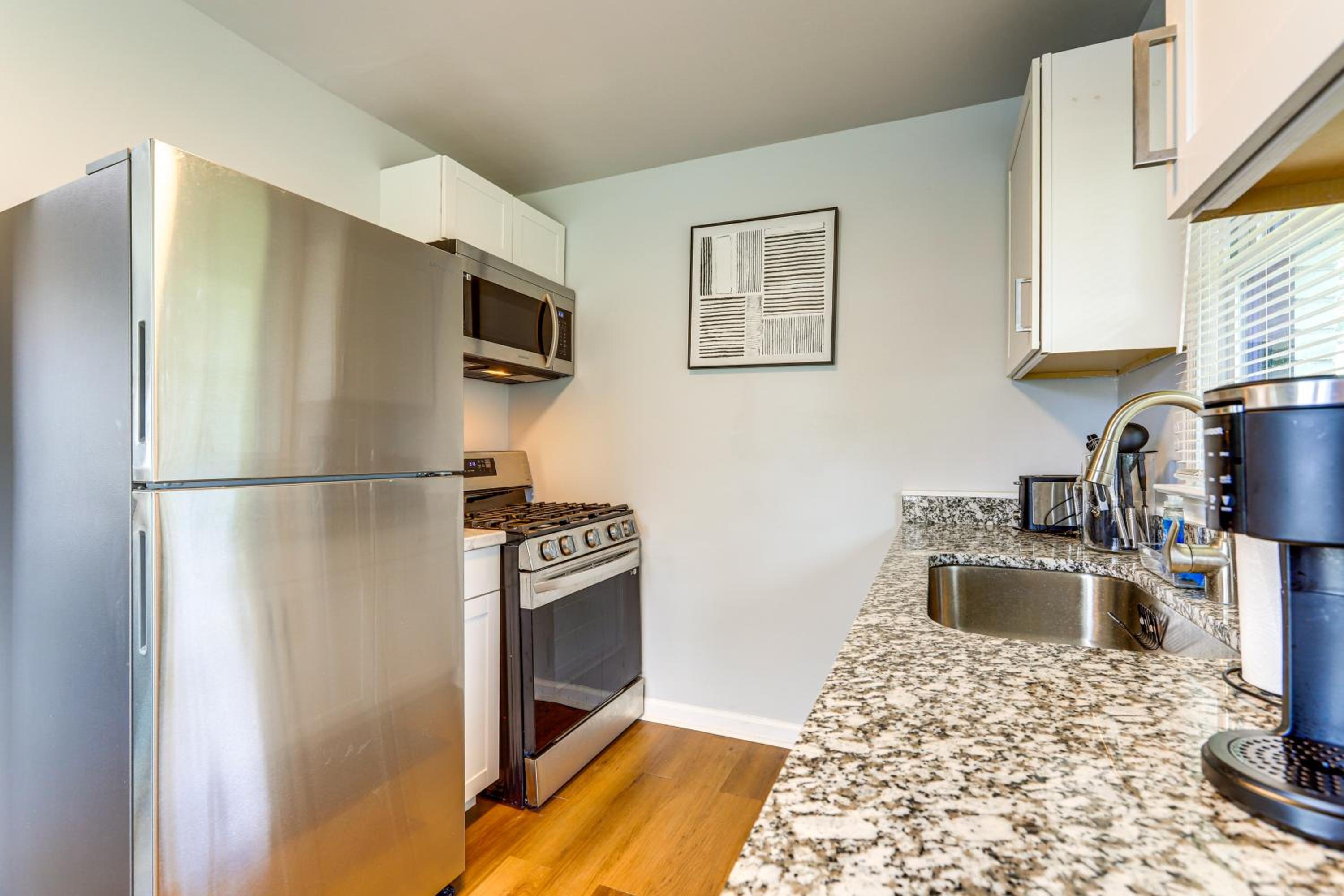 5 Mi to Dtwn ATL Modern Duplex Home!