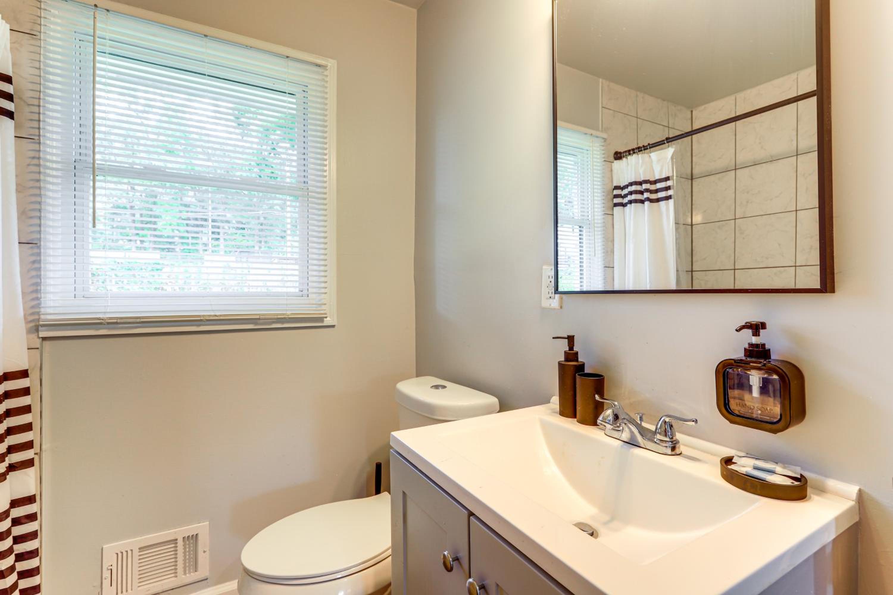5 Mi to Dtwn ATL Modern Duplex Home!