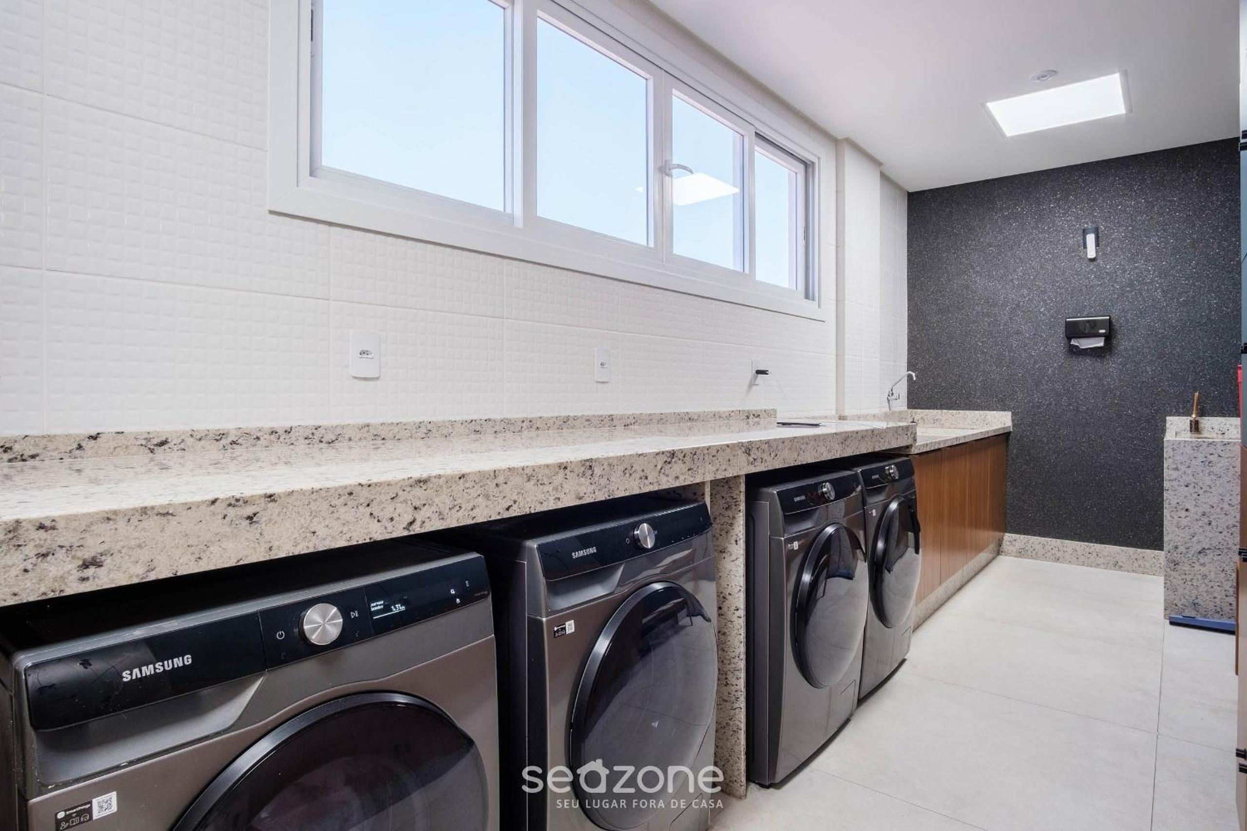 Studio in a Condo w/ Pool 550m from Beach TOR0407