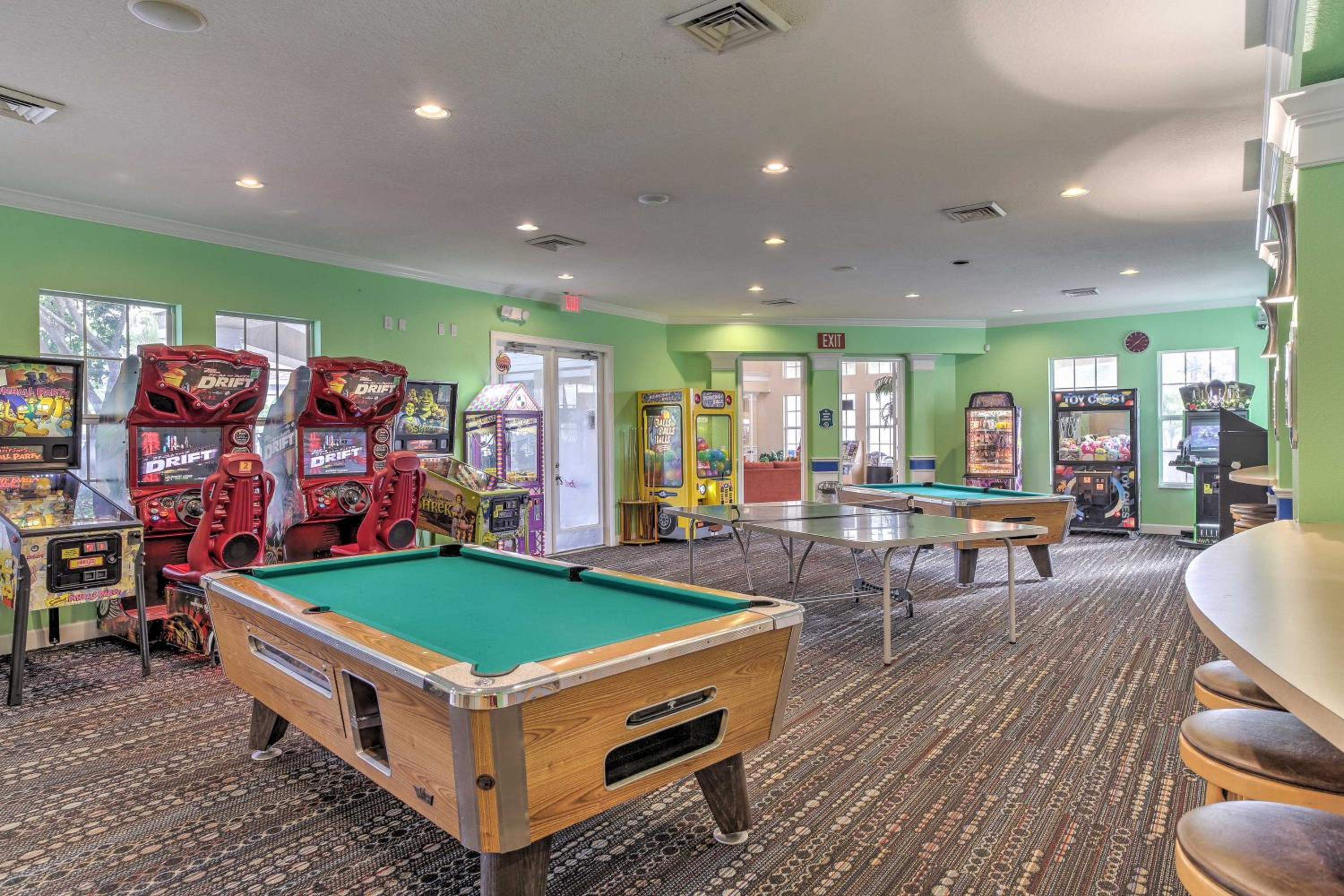 Family-Friendly Resort Getaway 5 Mi to Disney!