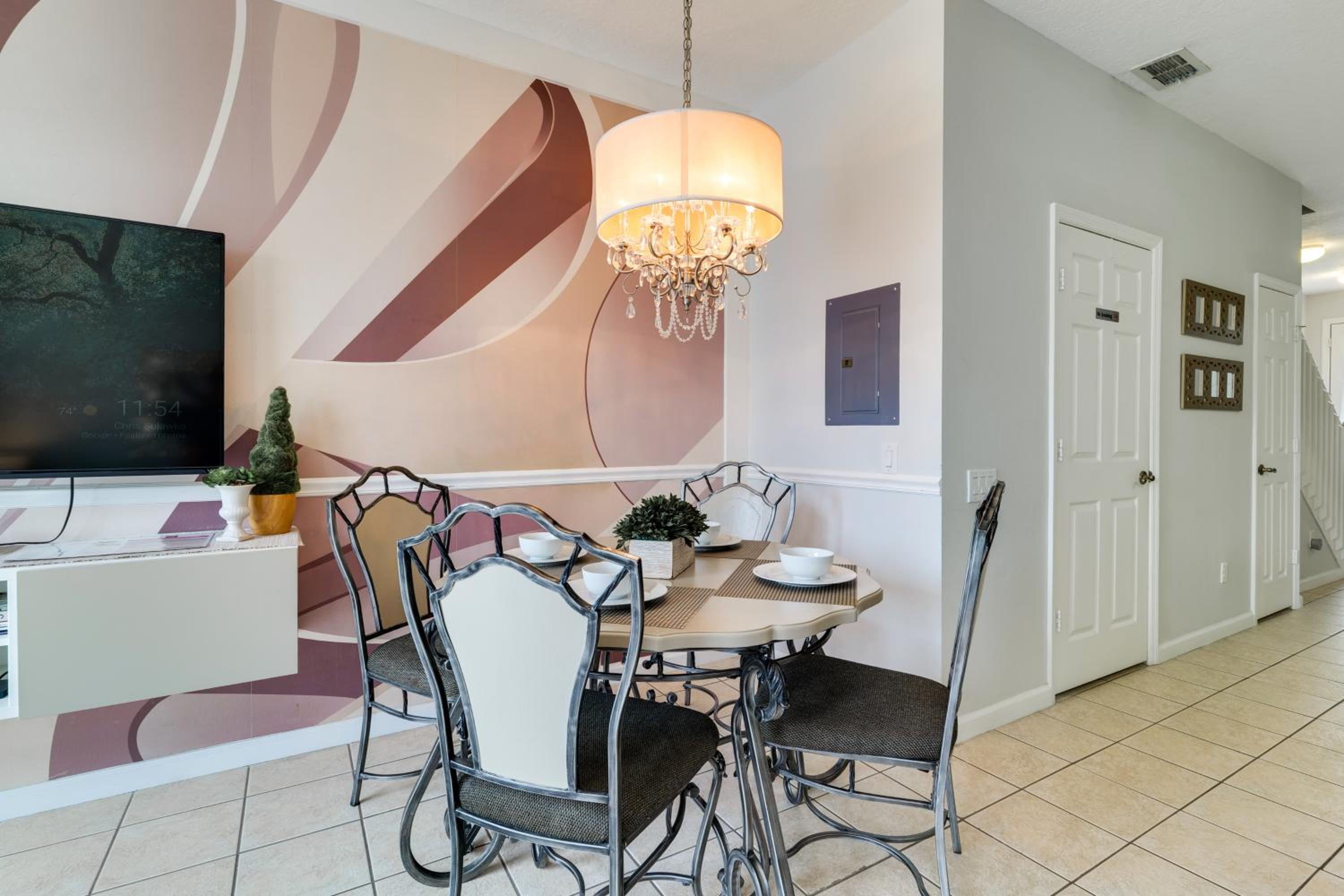Family-Friendly Resort Getaway 5 Mi to Disney!